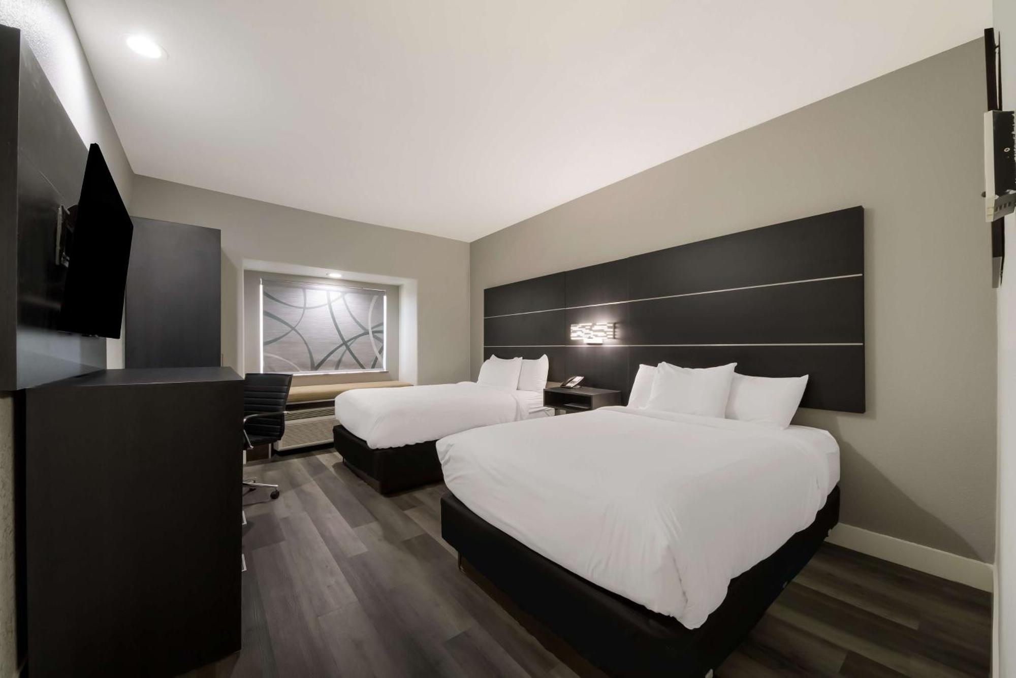 Double Room with Two Double Beds - Non-Smoking