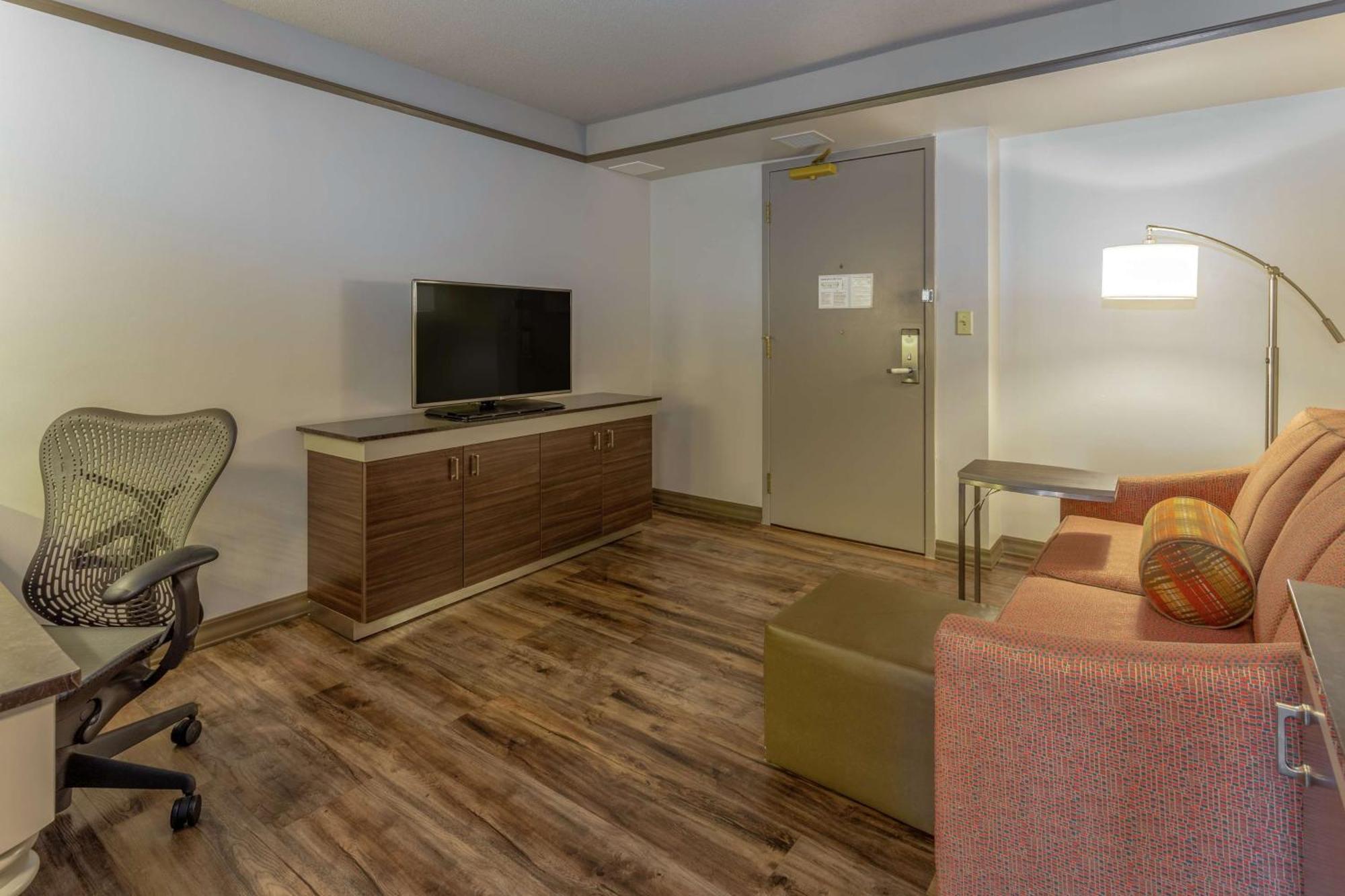One-Bedroom King Suite,1548677521:JPEG