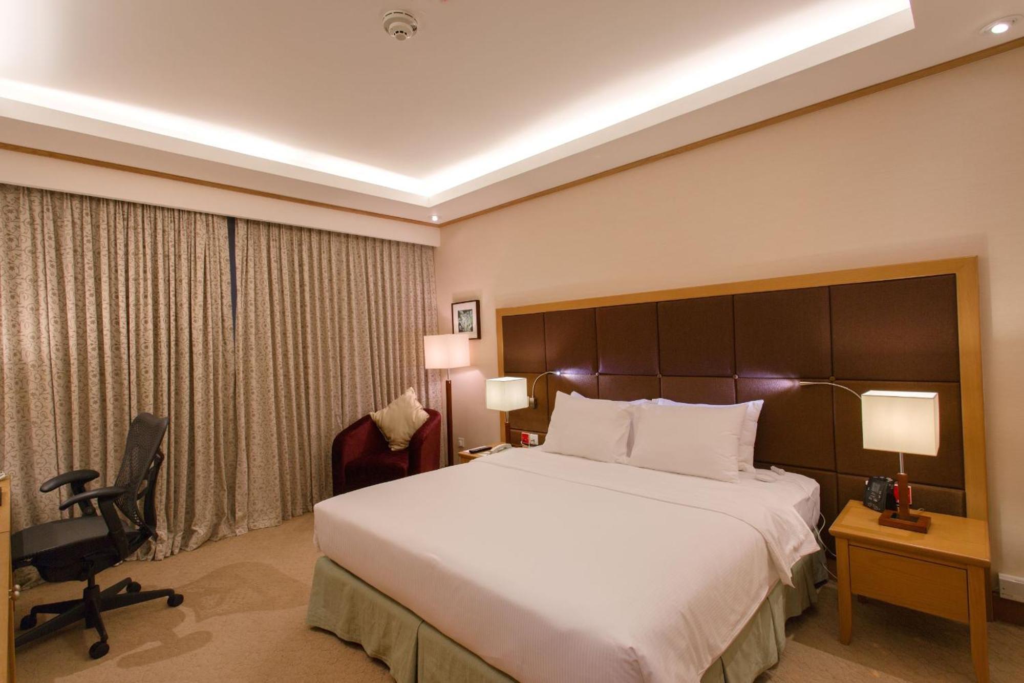 Chambre Lit King-Size - Vue sur Ville