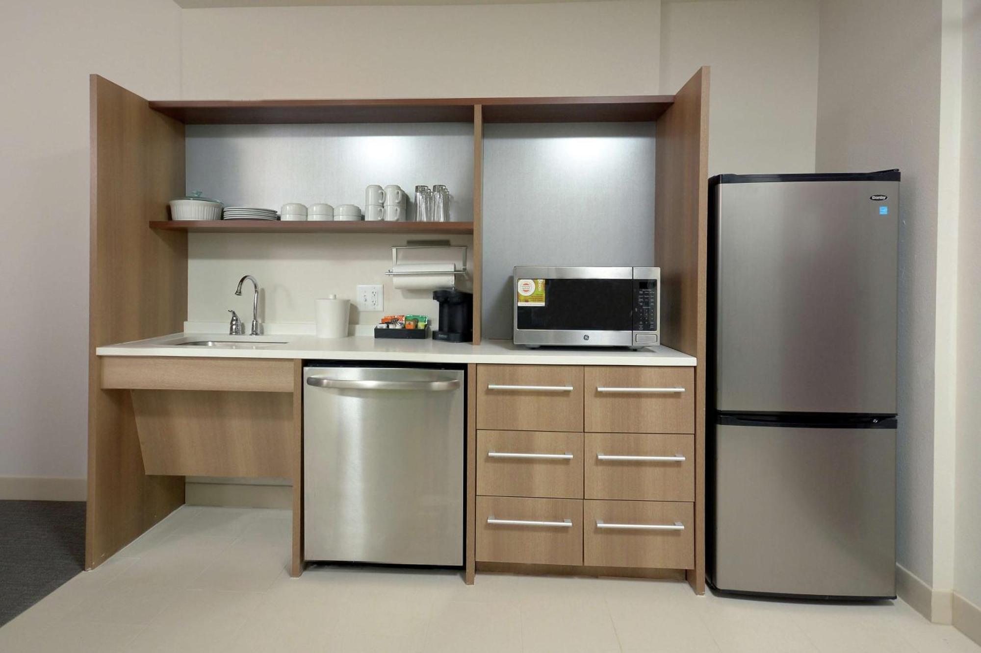 King Suite - Mobility Access/Non-Smoking