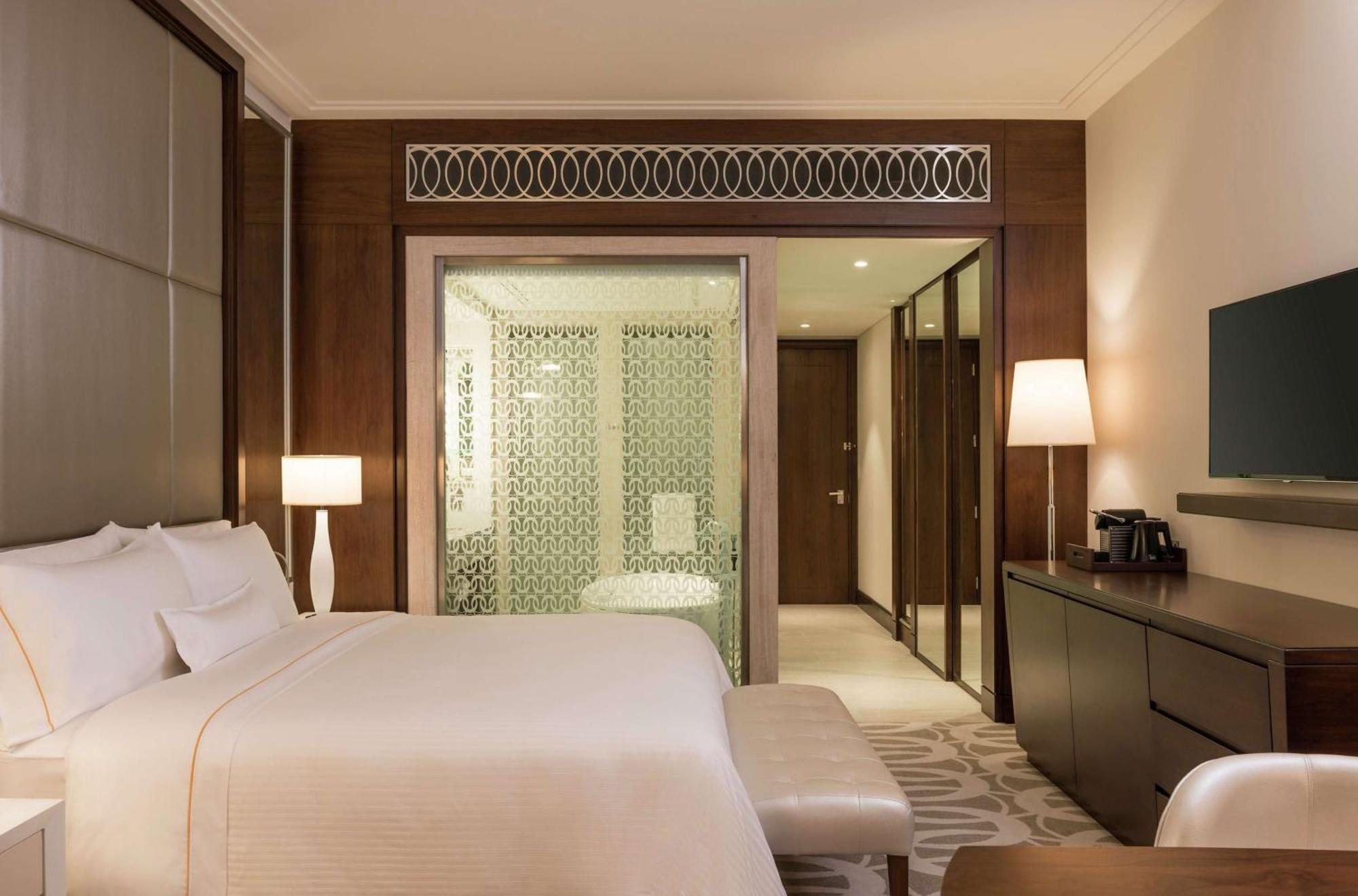 King Guest Room,1699079046:JPEG
