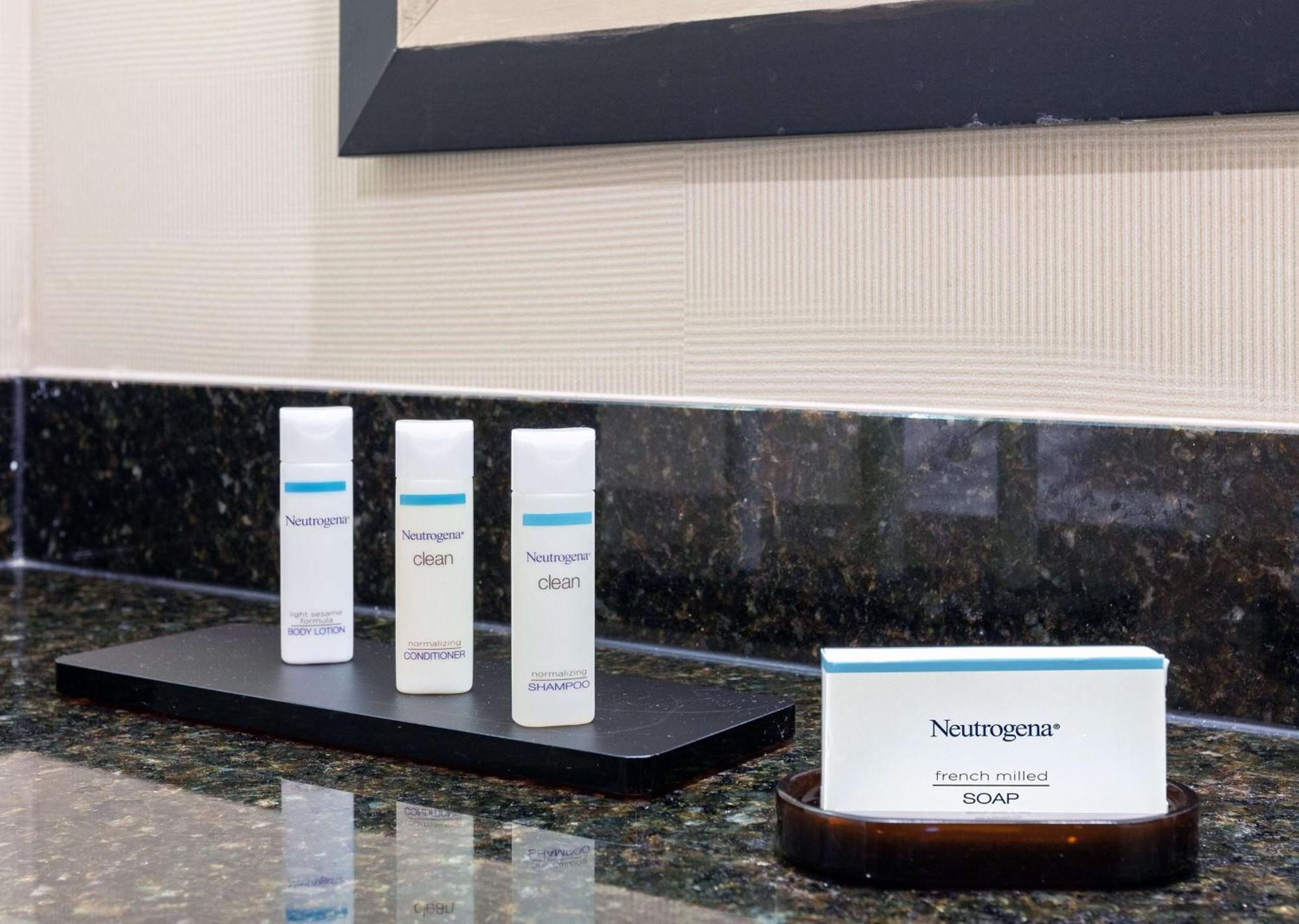 Suite with Two Double Beds - Non-Smoking