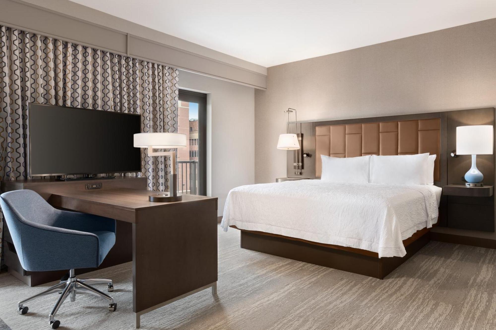 King Studio Suite w/ Balcony