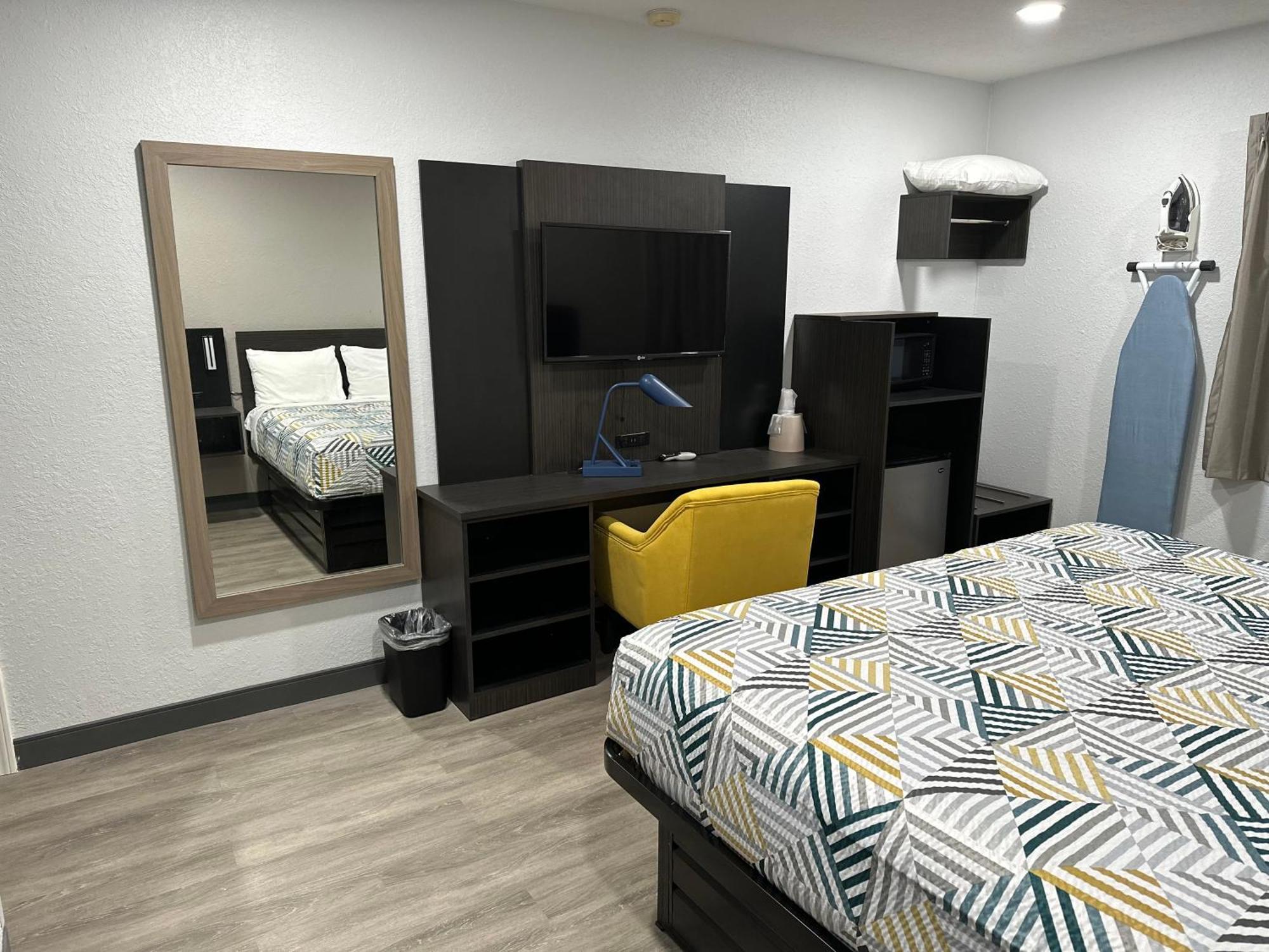 Habitación con cama extragrande para personas de movilidad reducida/no fumadores