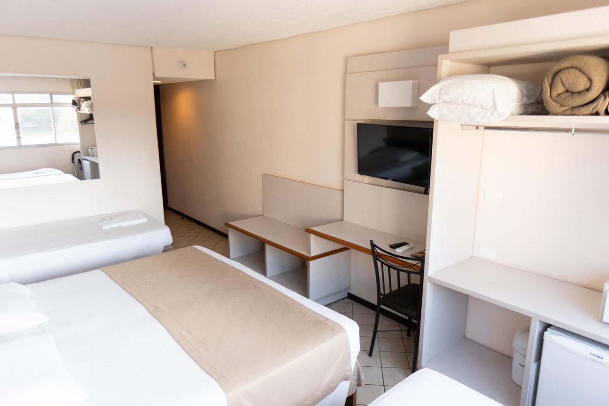 Quarto Duplo
