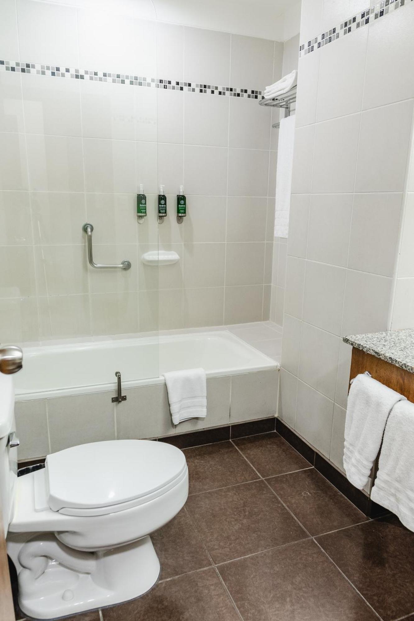 1 Queen Bed and 1 Twin Bed, Suite, Non-Smoking