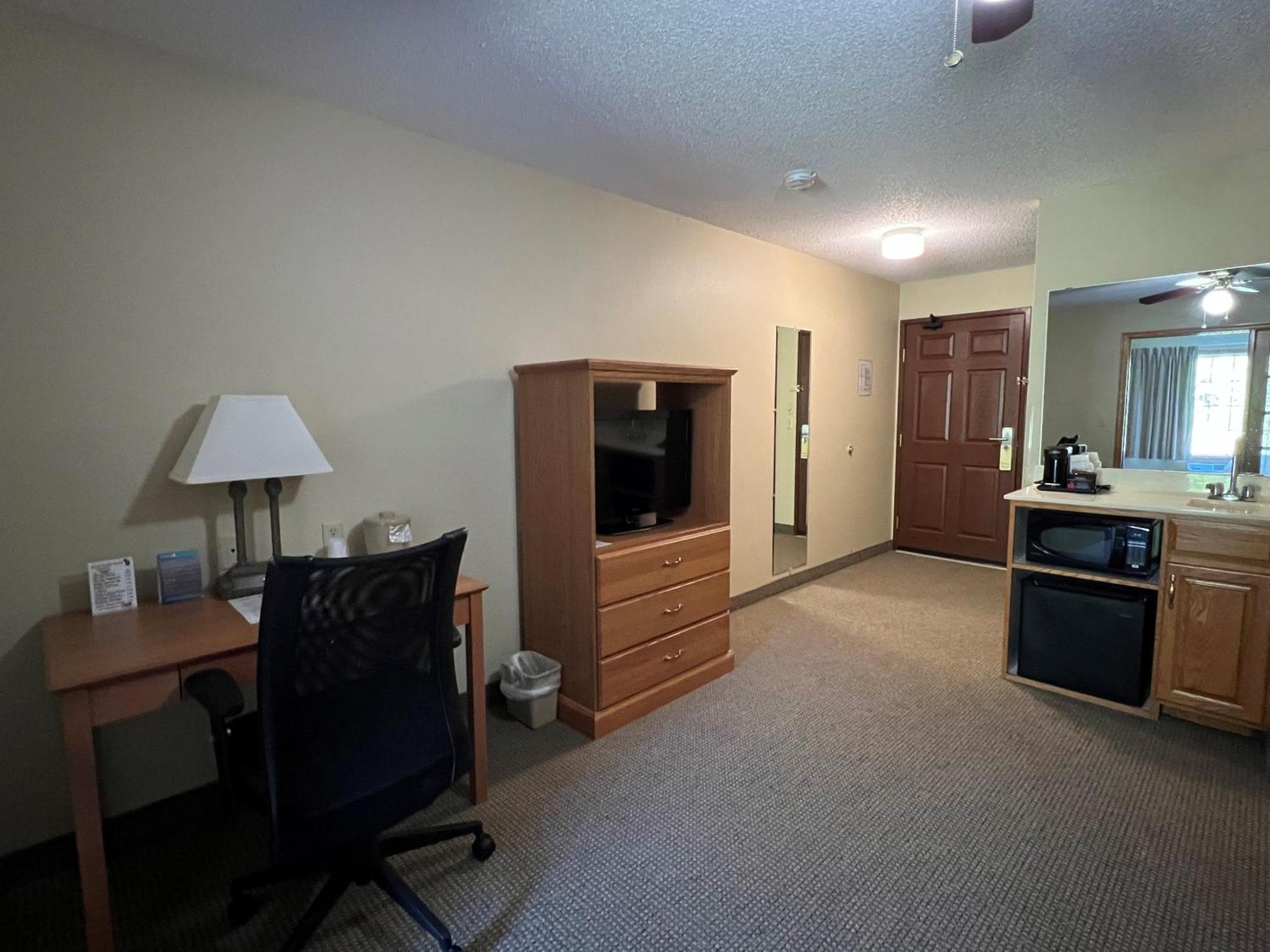 One-Bedroom King Suite