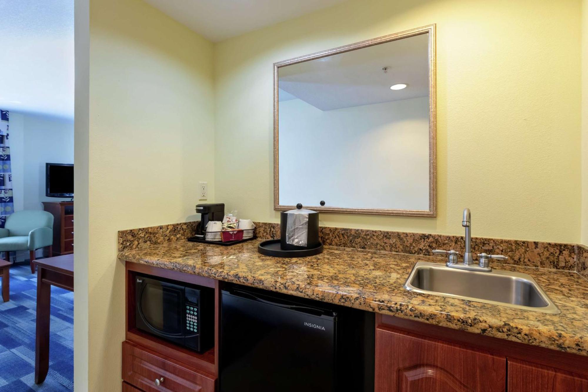 King Studio Suite - Non-Smoking