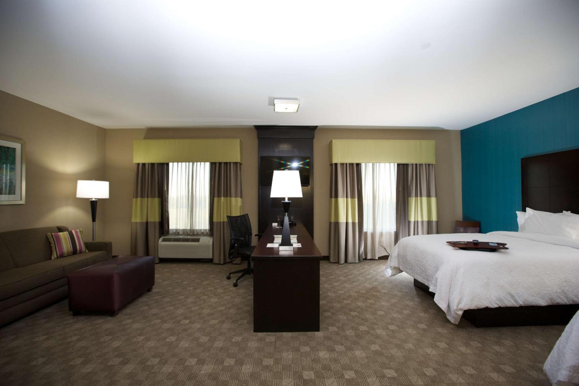 Queen Studio Suite with Two Queen Beds - Non-Smoking