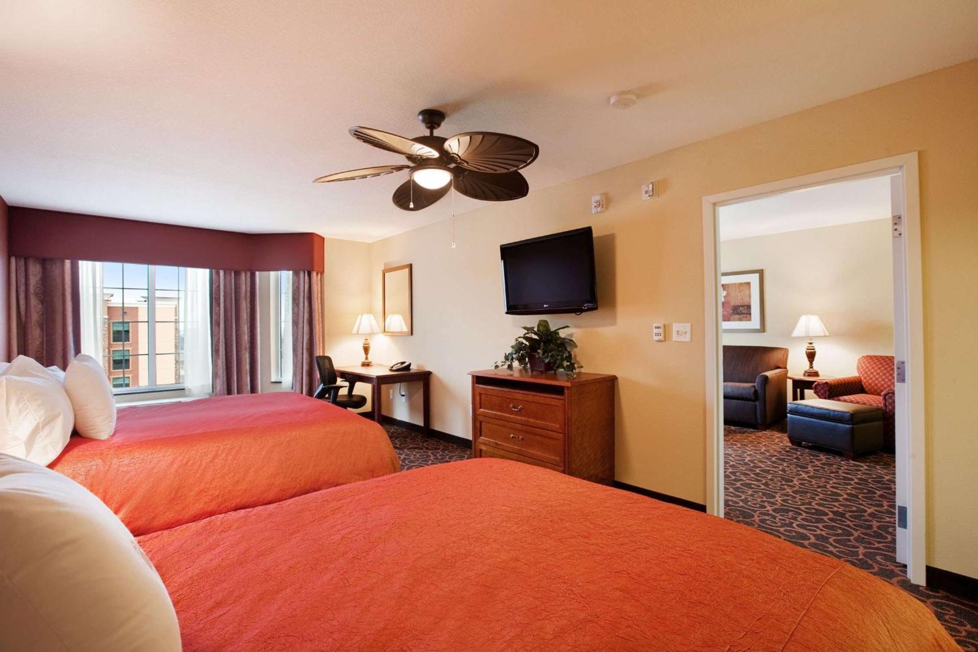 Queen Suite with Two Queen Beds - Hearing Access/Non-Smoking