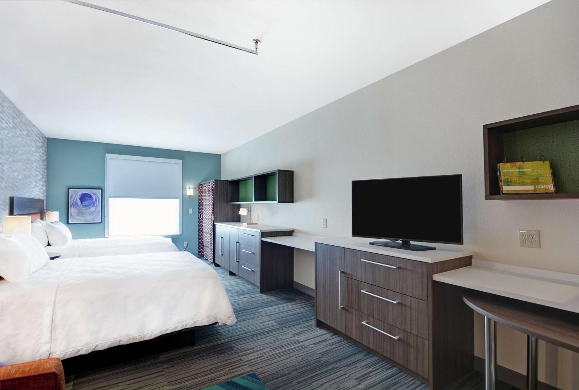 Queen Studio with Two Queen Beds - Non-Smoking