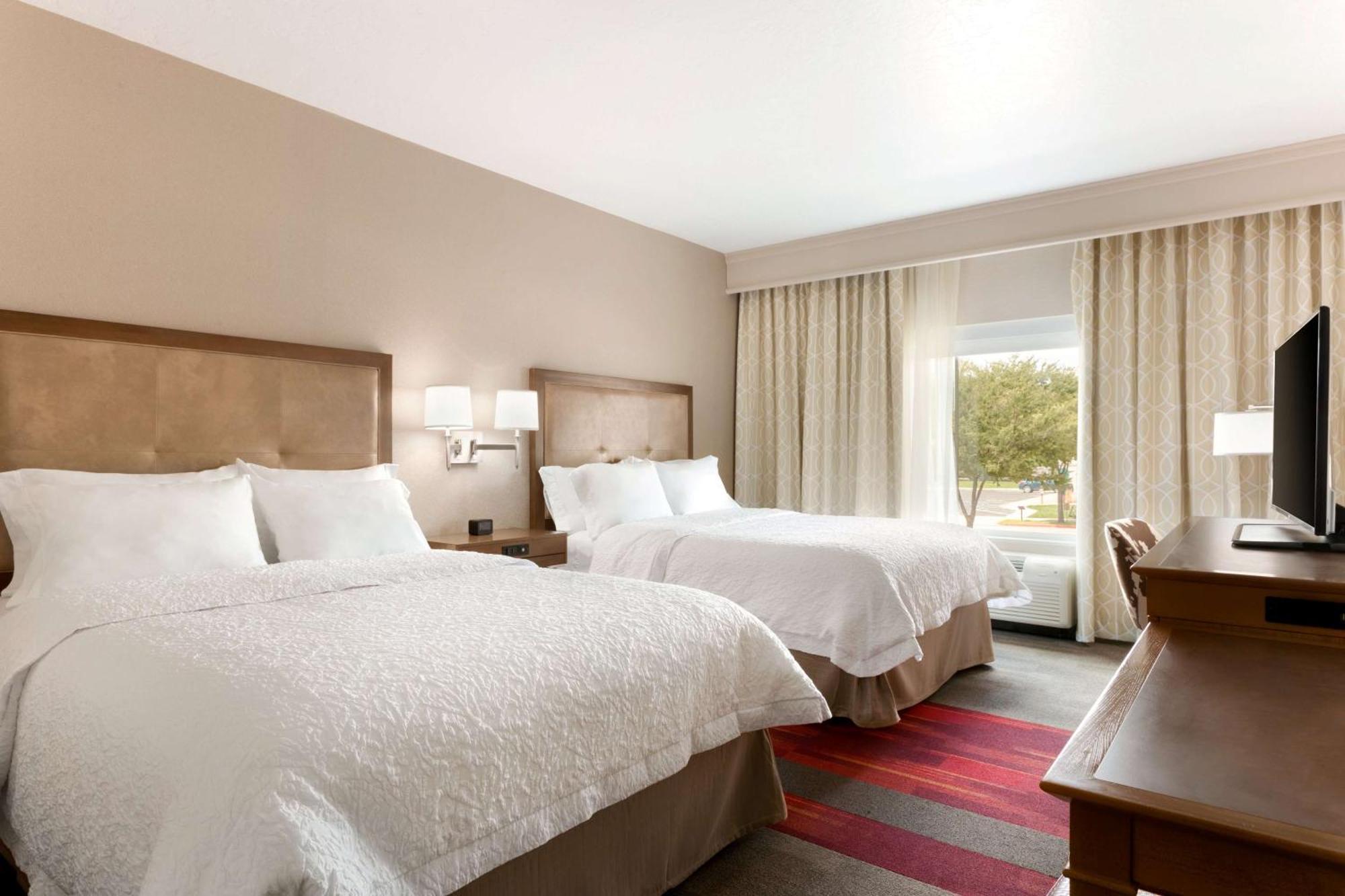 Queen Room with Two Queen Beds (4 Adults)