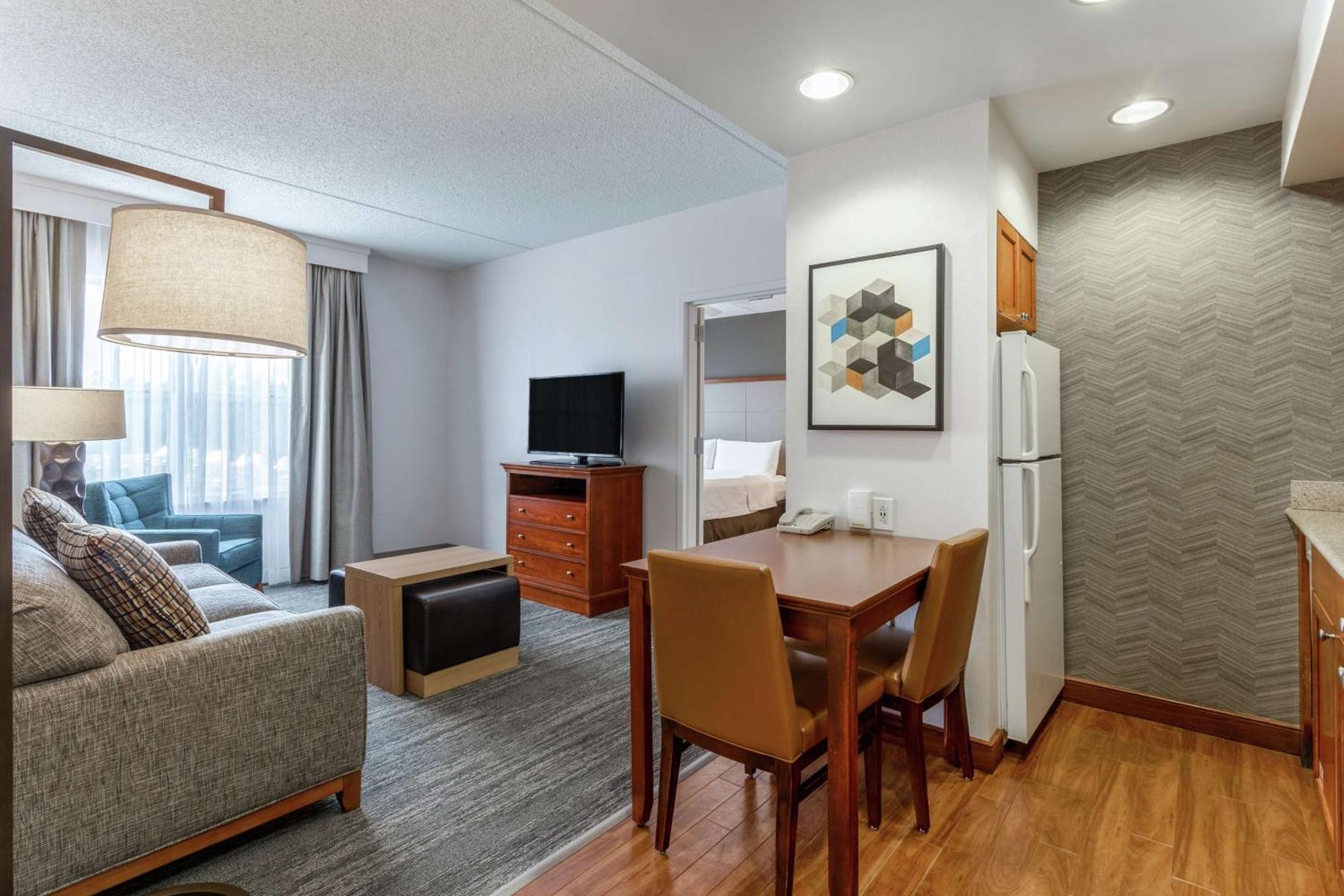 One-Bedroom King Suite - Non-Smoking