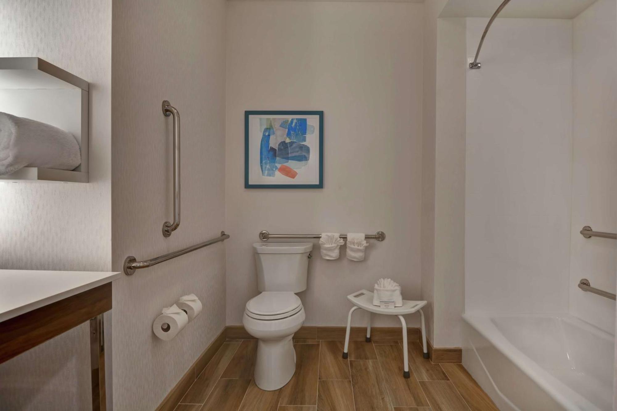Queen Room with Two Queen Beds - Mobility Access/Non-Smoking