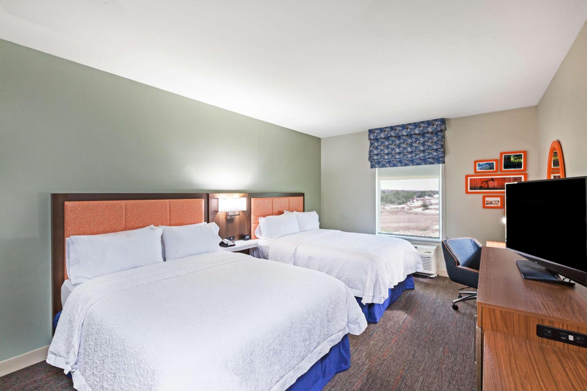 Queen Room with Two Queen Beds (4 Adults)