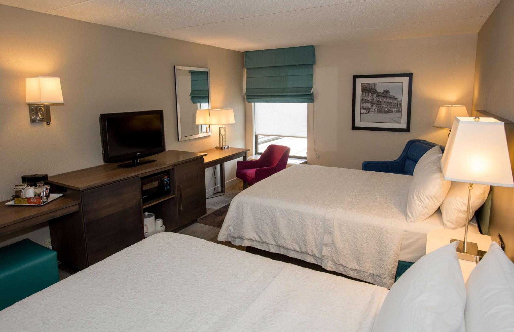 Room with Two Queen Beds - Non-Smoking