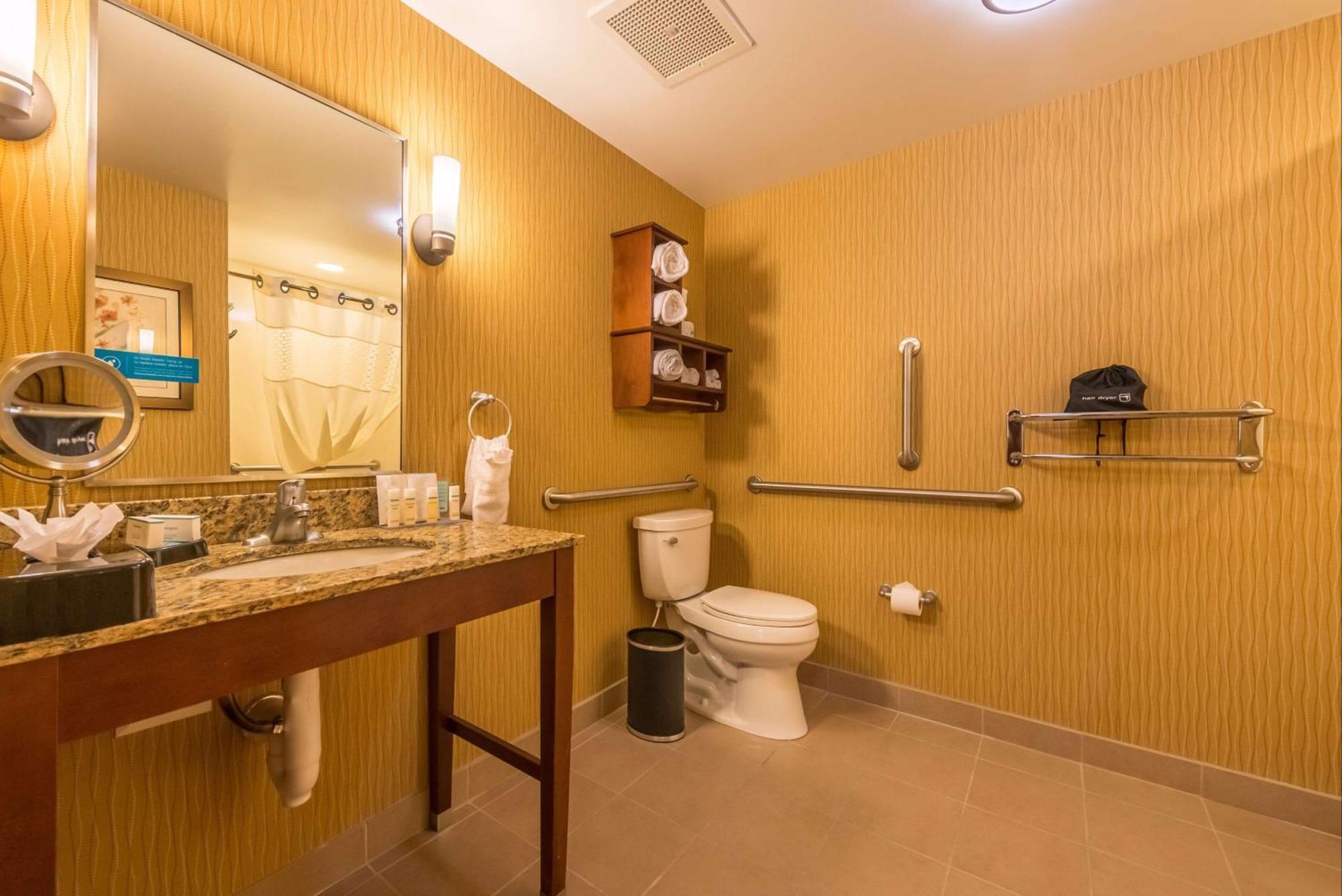King Room - Hearing Access/Non-Smoking