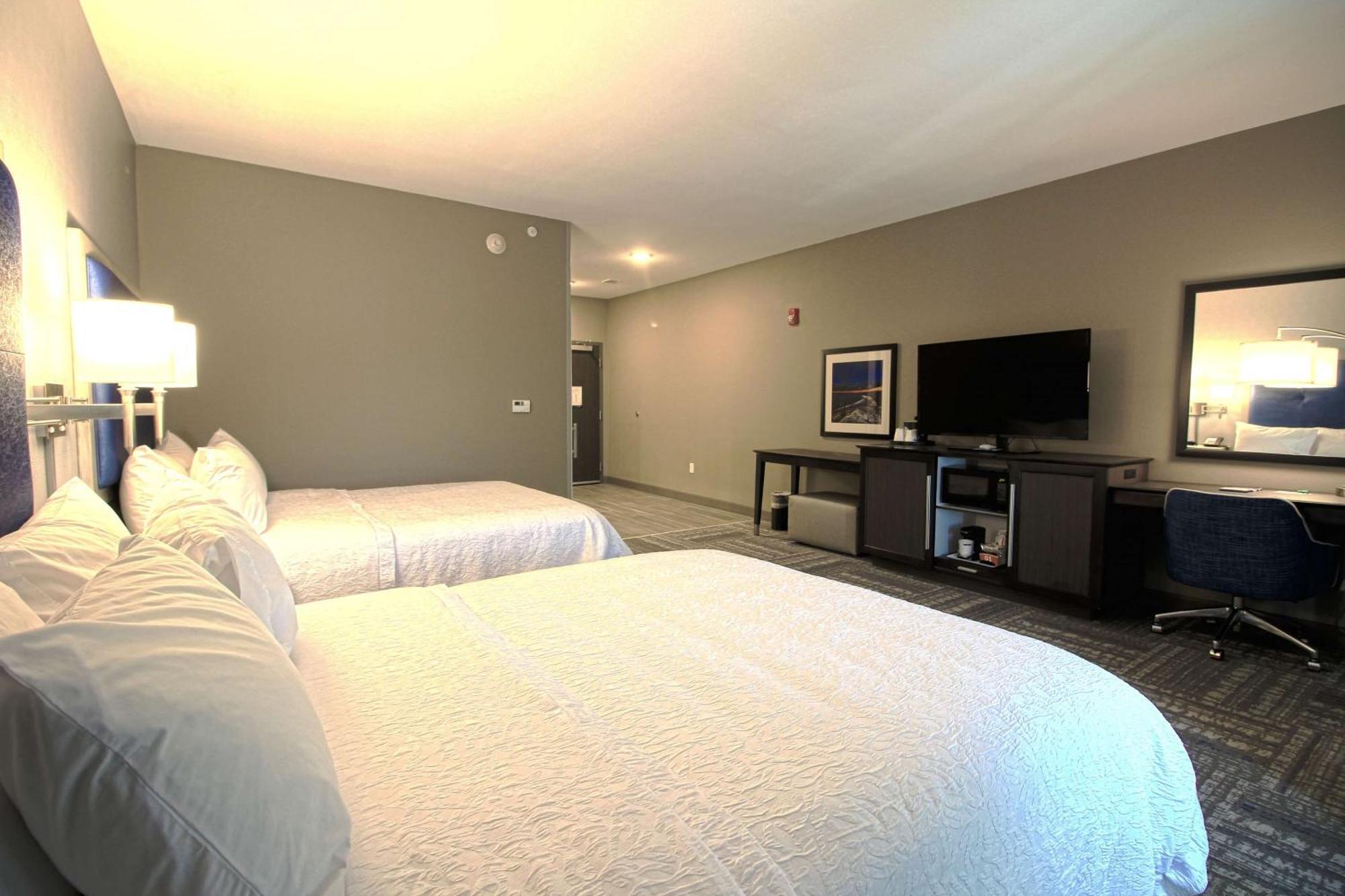 Queen Room with Two Queen Beds - Mobility Access/Non-Smoking