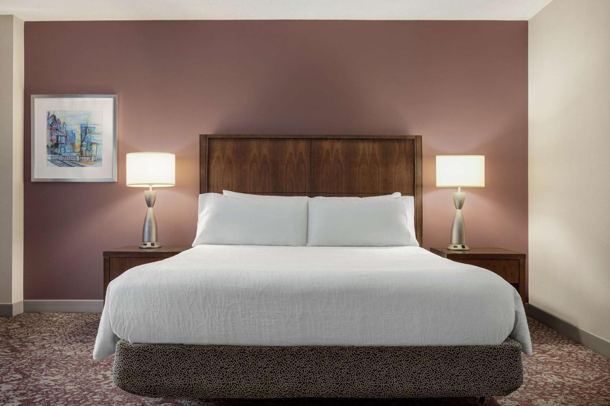 One-Bedroom King Suite with Roll-in Shower - Mobility Accessible