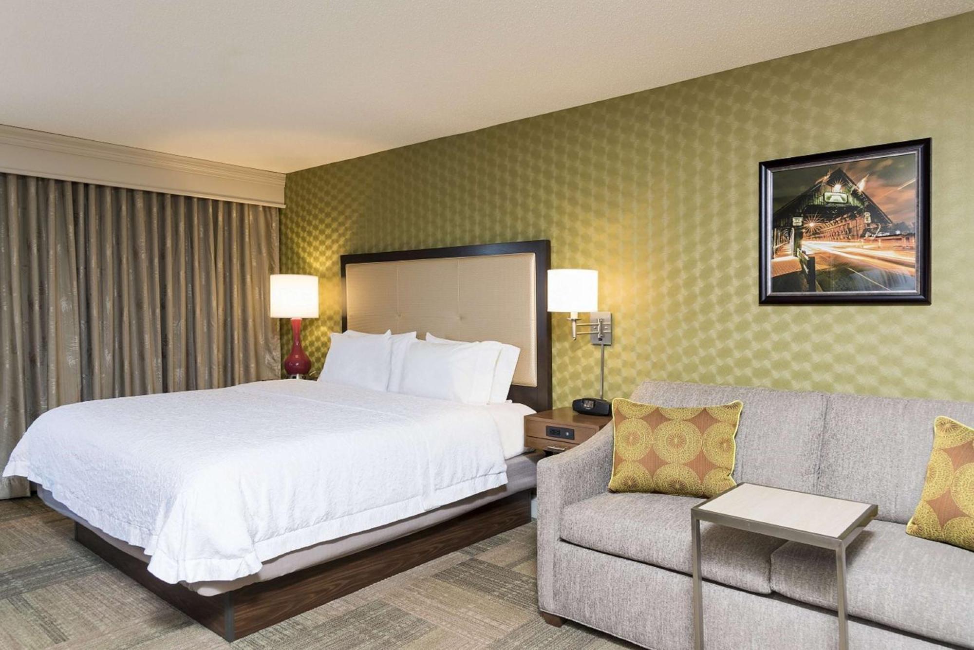 King Room with Sofa Bed - Non-Smoking