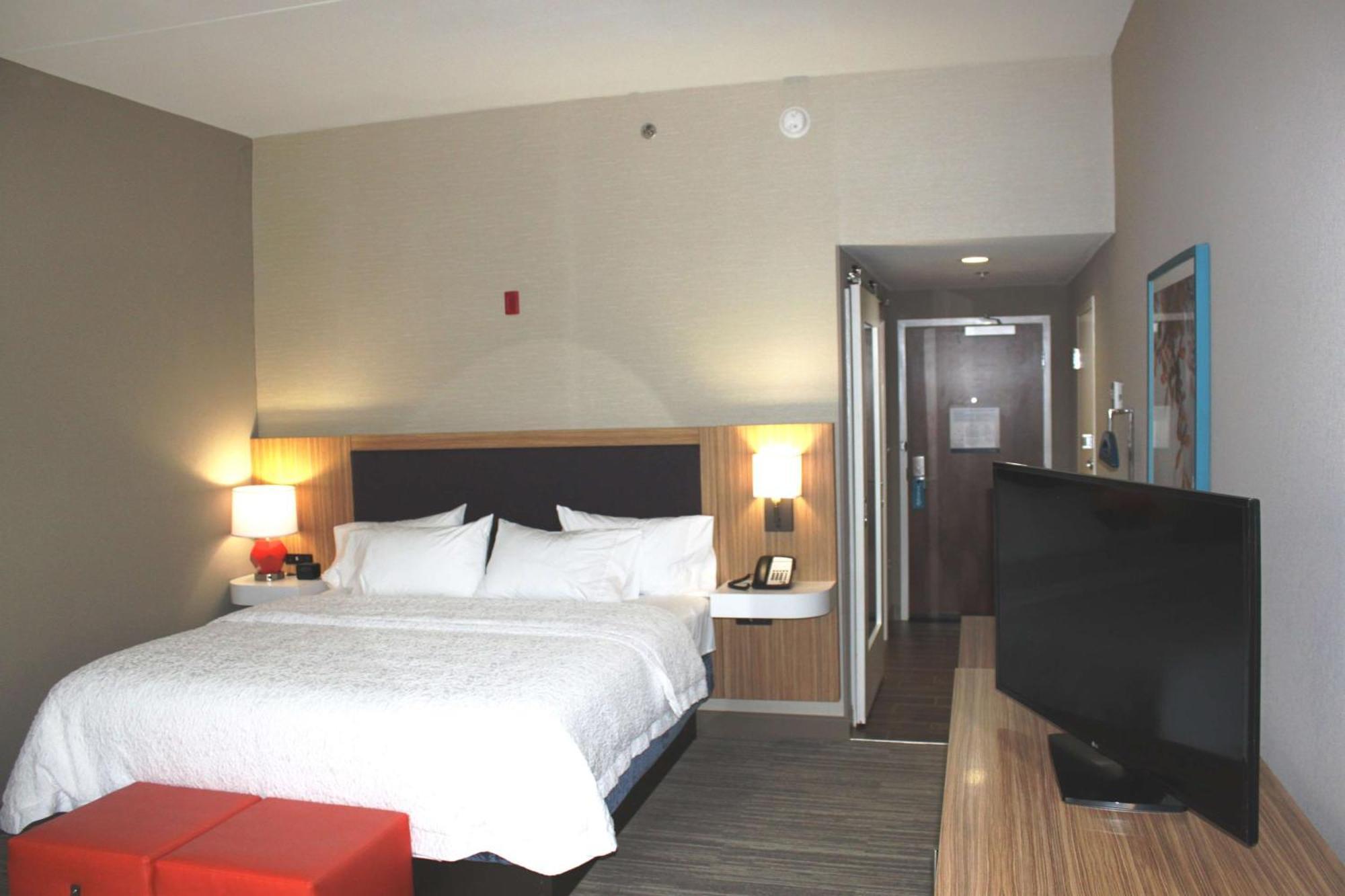 King Room with Sofa Bed - Non-Smoking
