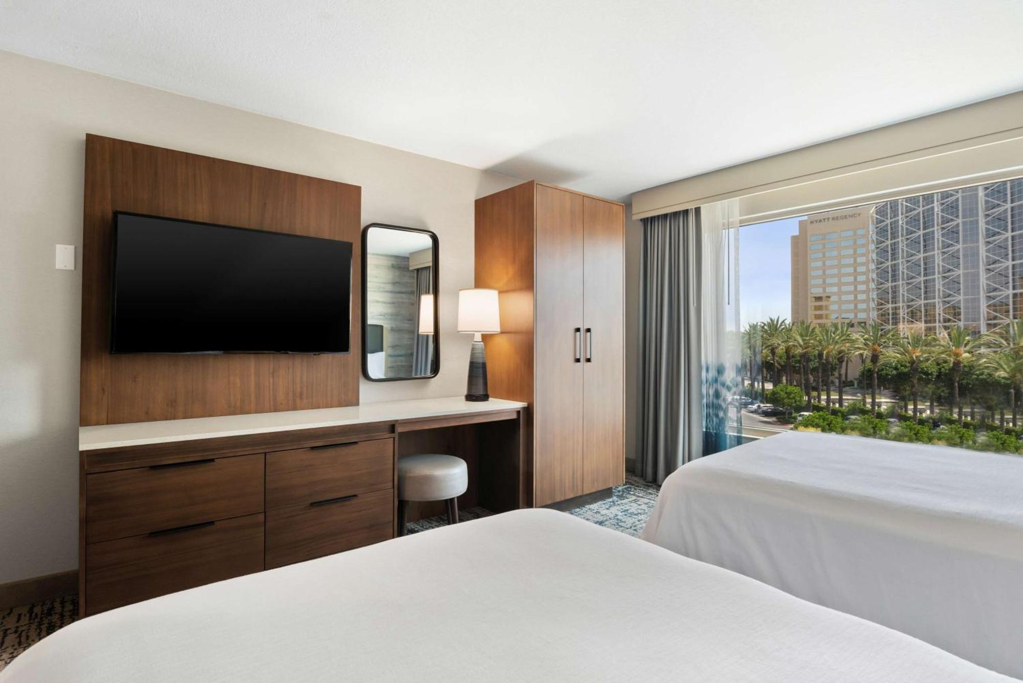 Double Suite with Two Double Beds - Non-Smoking