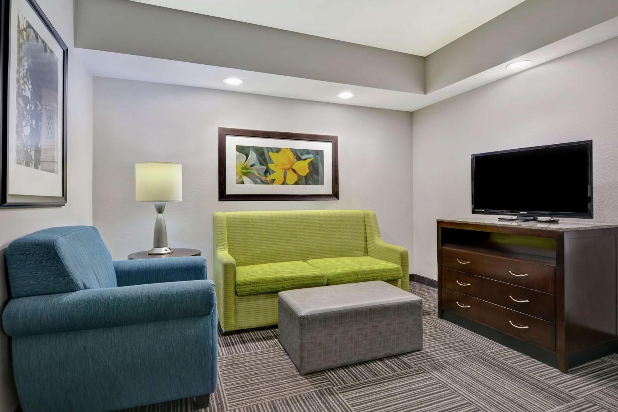 One-Bedroom King Suite - Hearing Access
