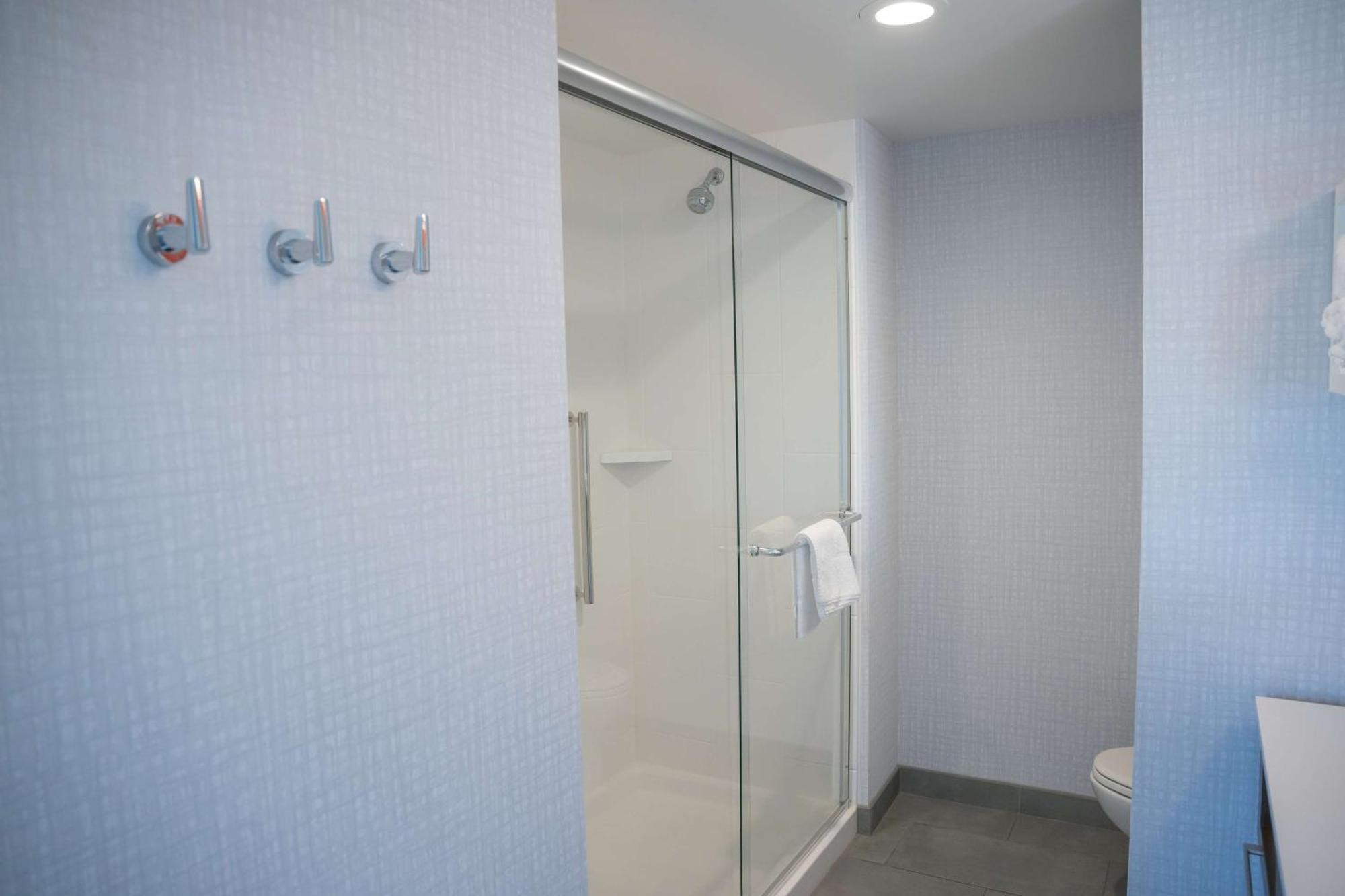King Studio with Wet Bar