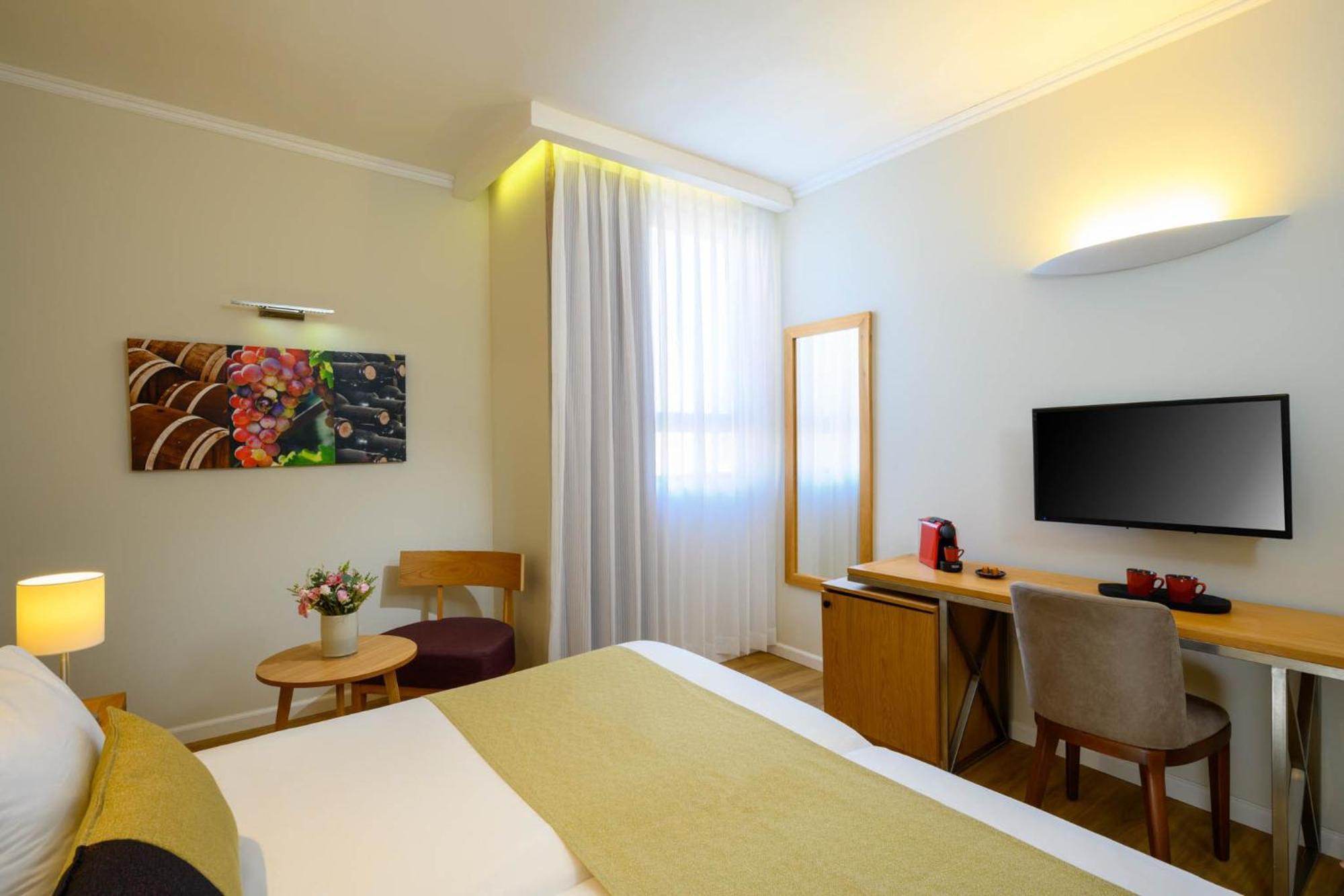 Quarto Superior com Cama de Casal ou 2 de Solteiro