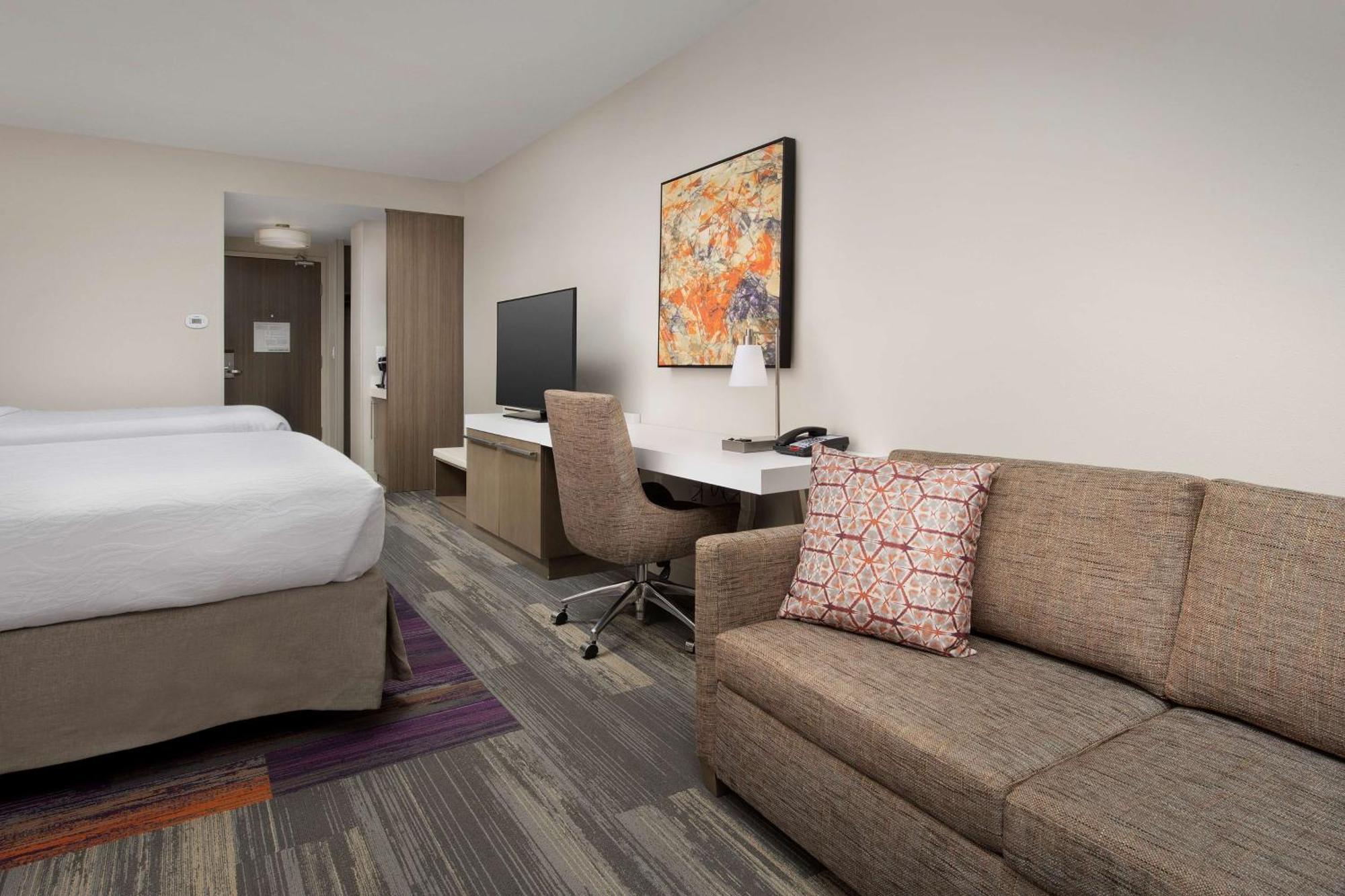 Queen Room with Two Queen Beds - Hearing Access