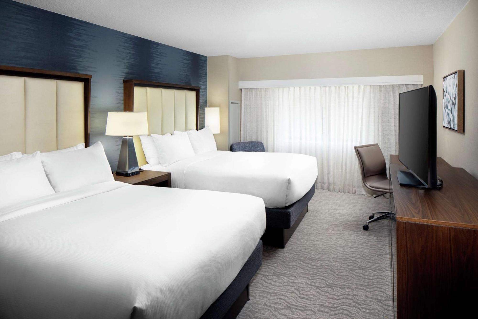 Queen Room with Two Queen Beds - Hearing Access