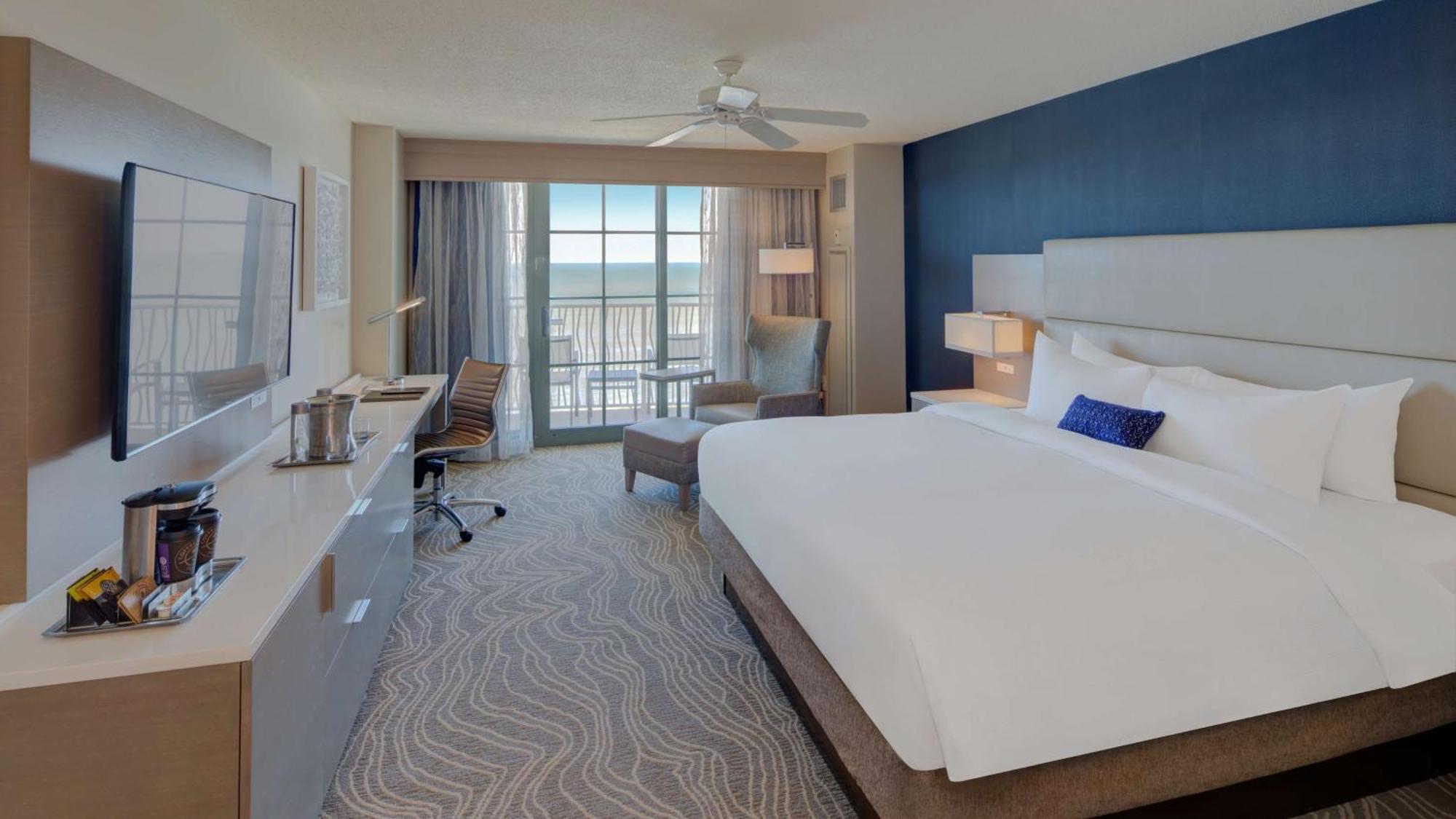 King Room Beachfront View Balcony,1551983677:JPEG