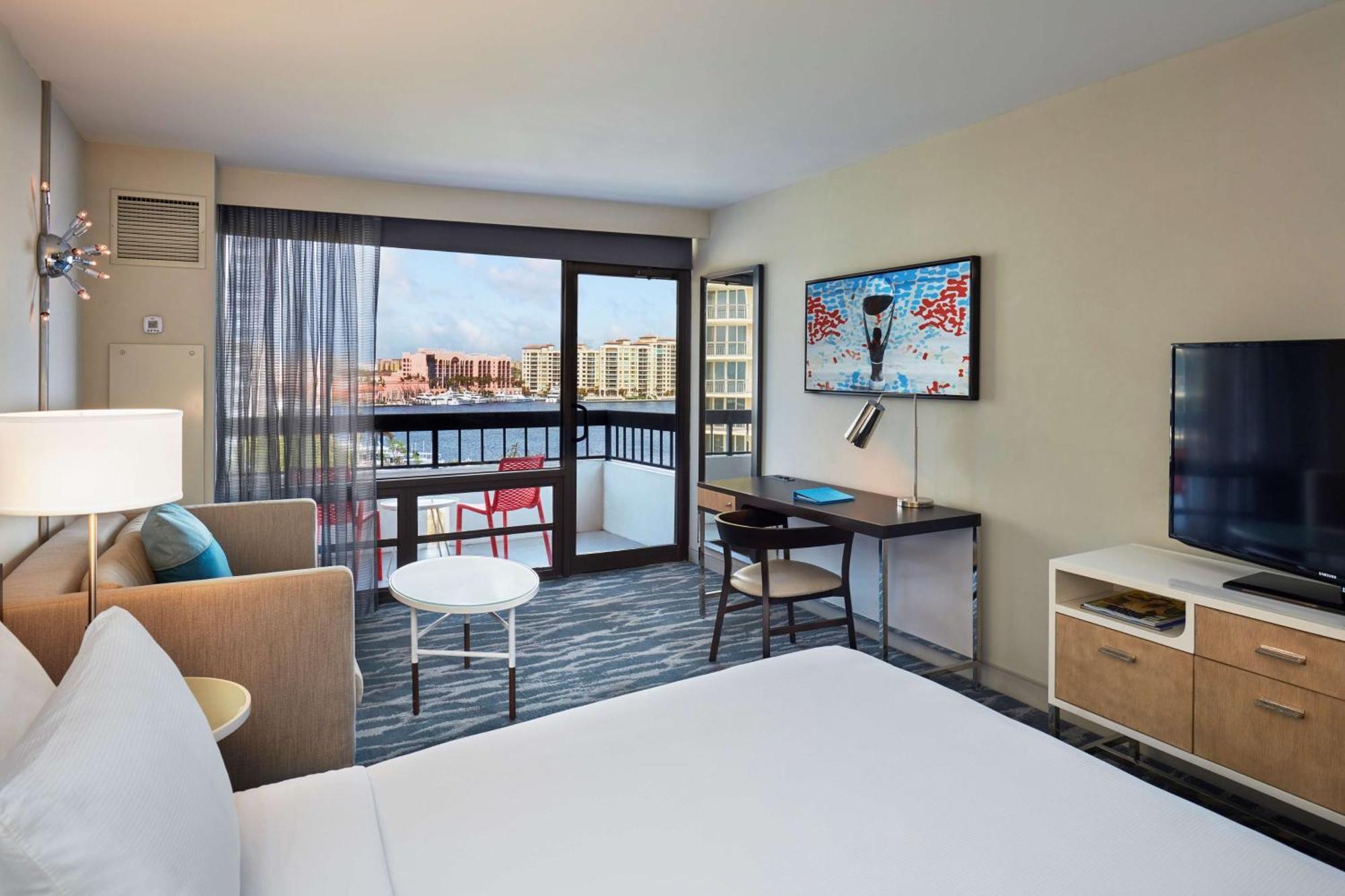 King Room with Bath Tub - Mobility Access