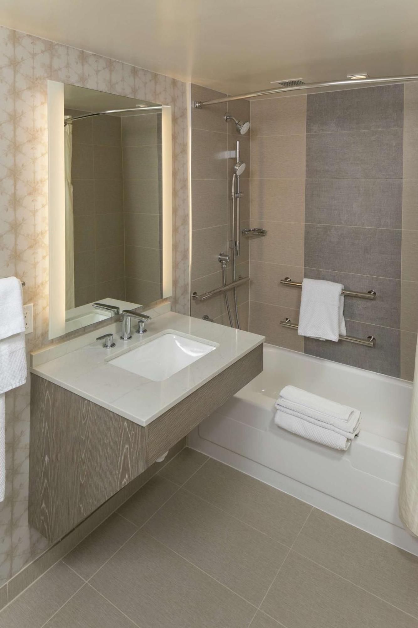 King Room - Mobility Accessible