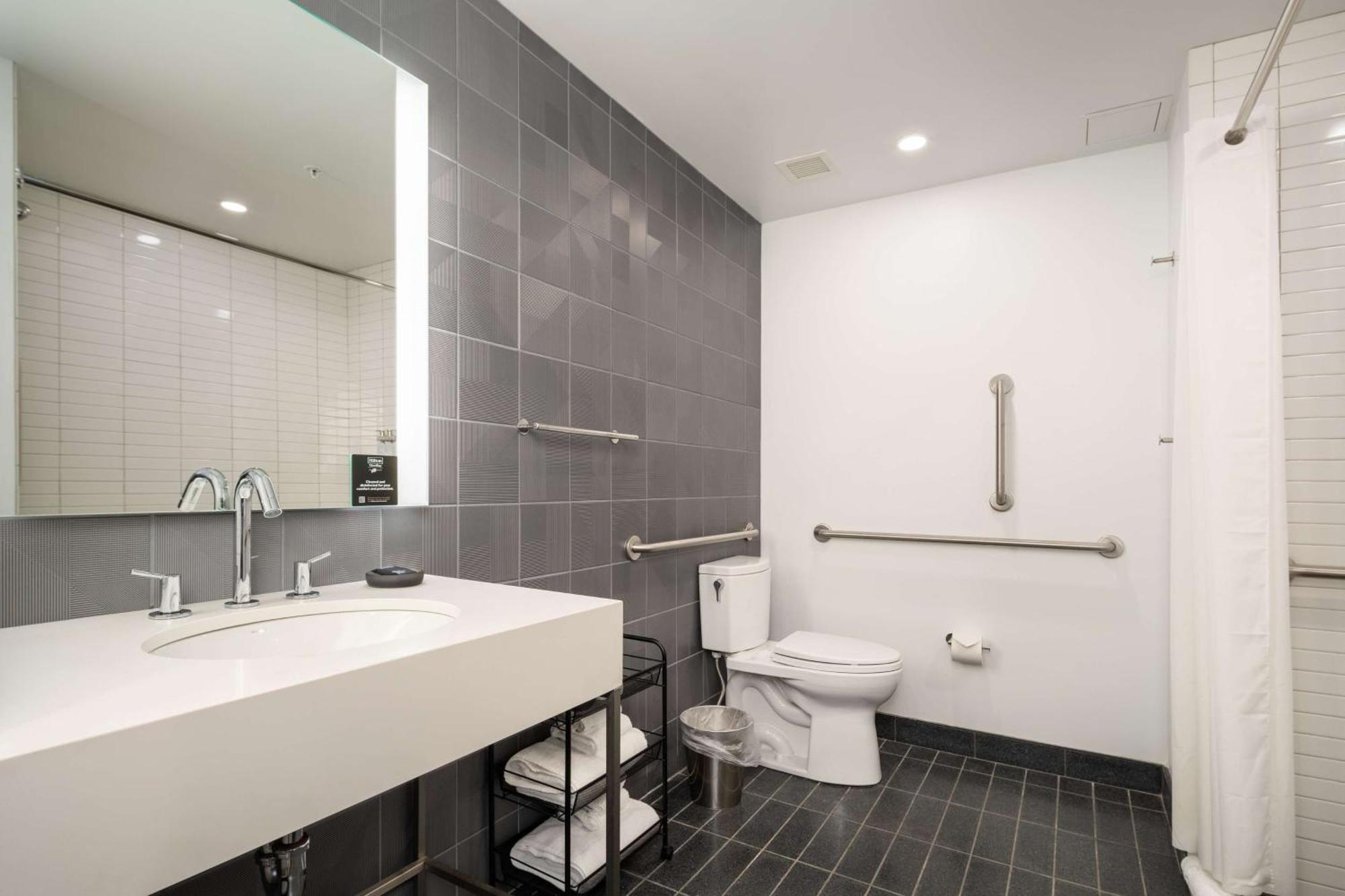 Queen Studio with Roll-In Shower - Mobility Accessible