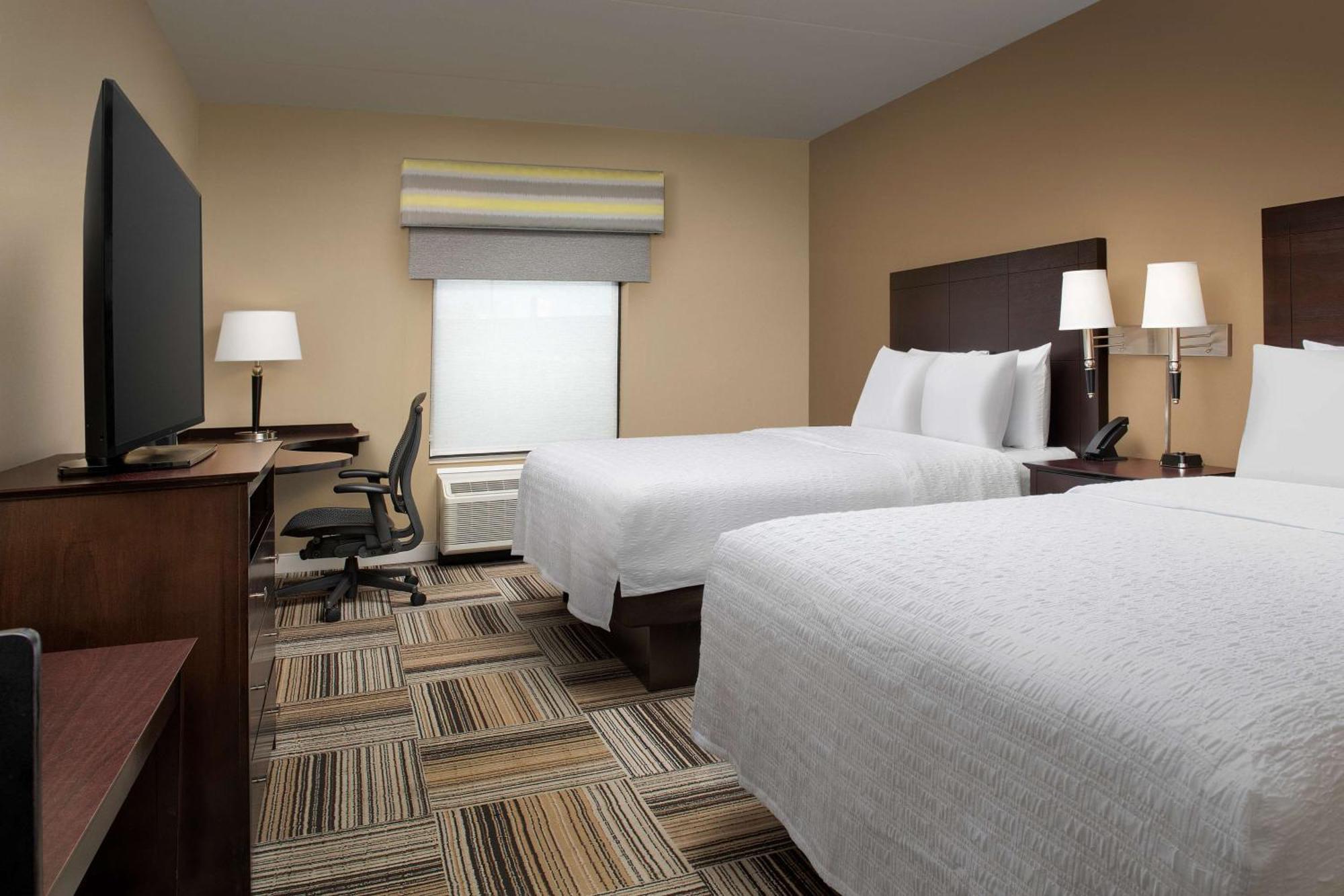 Room with Two Queen Beds - Non-Smoking