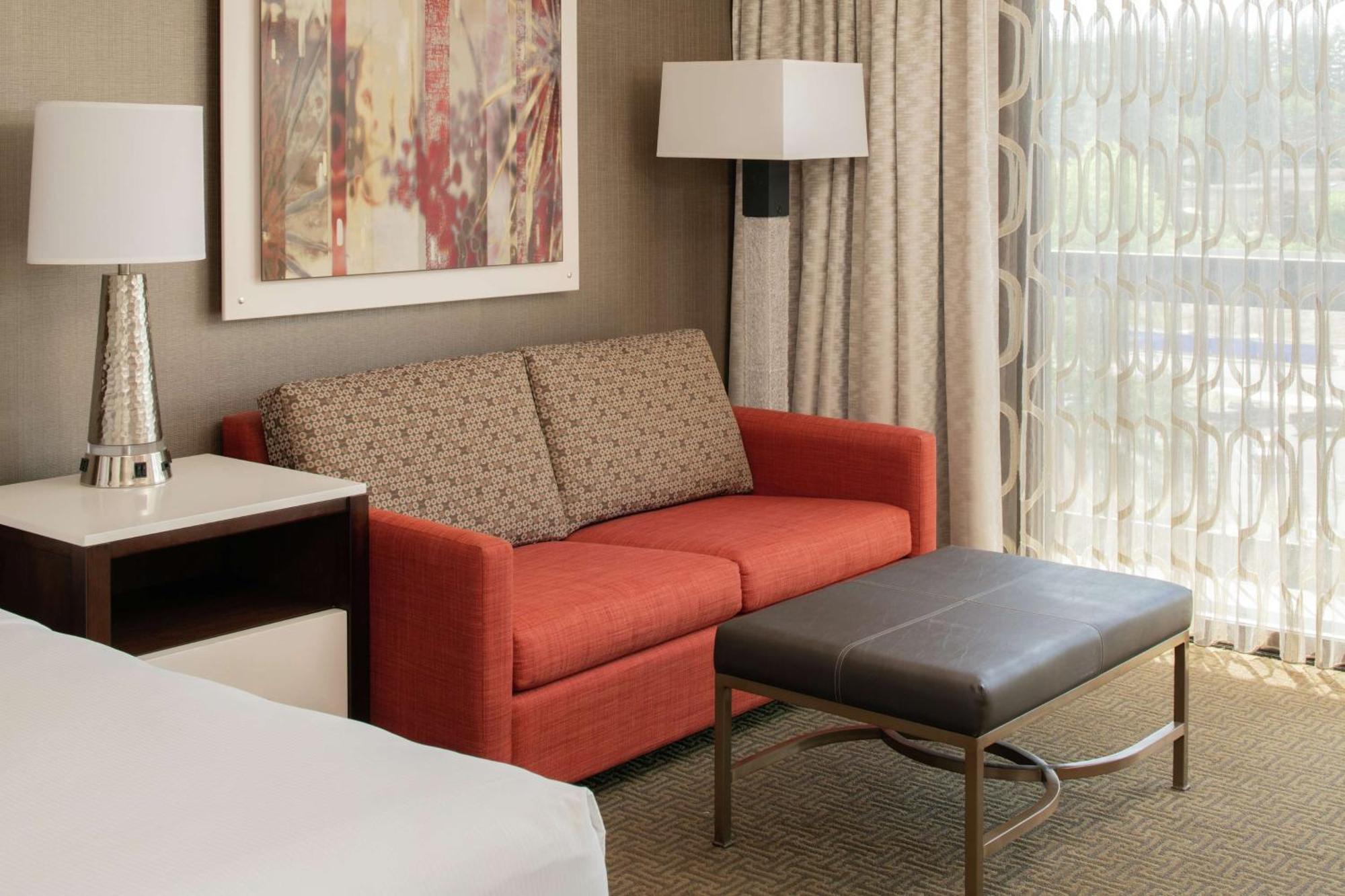 King Room with Roll-In Shower - Mobility/Hearing Accessible
