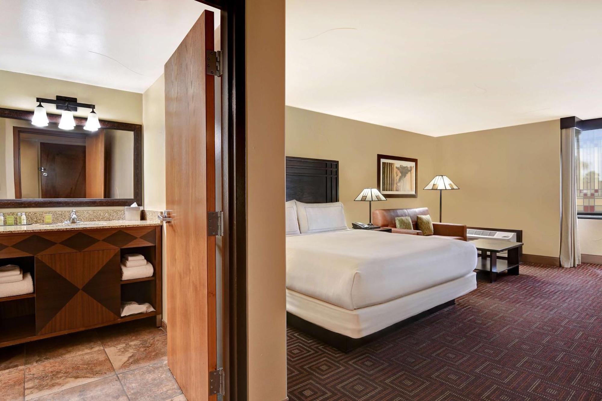 King Room with Sofa Bed - Non-Smoking