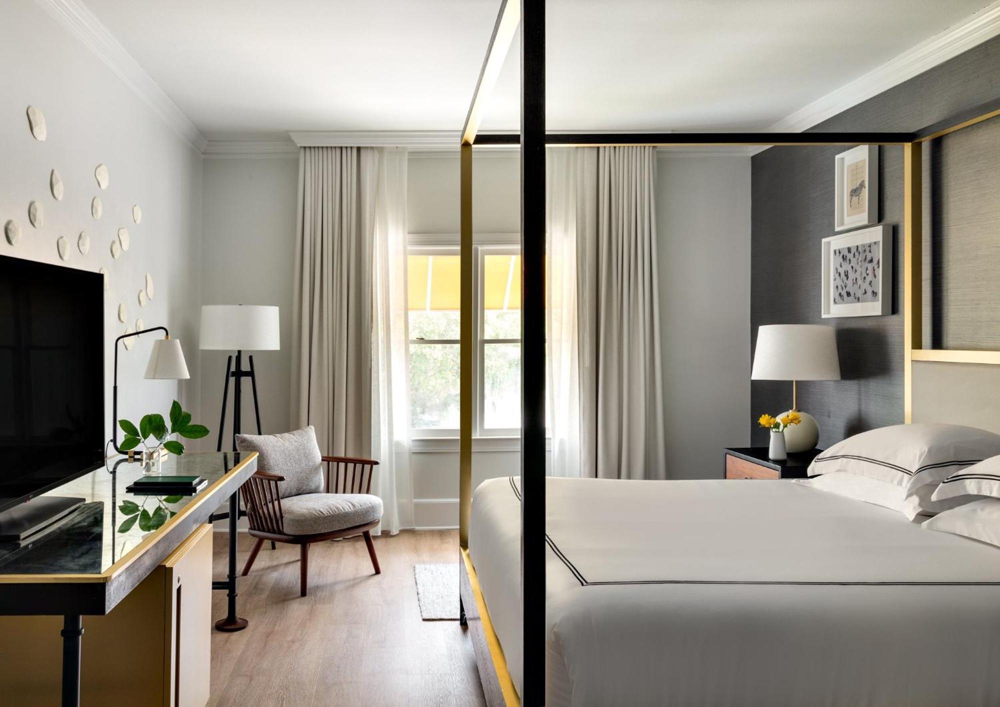 King Suite with Mobility Accessible Tub