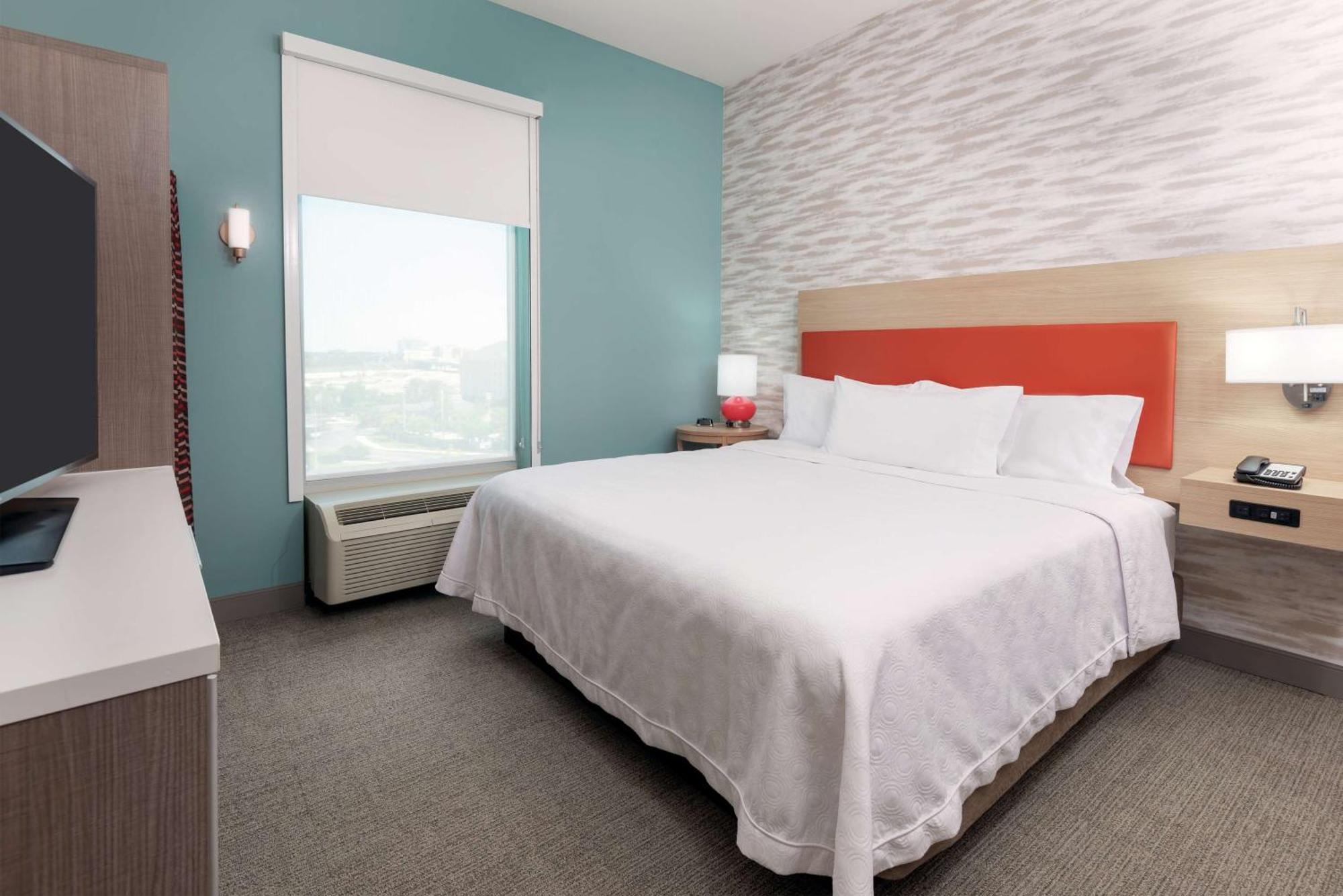 One-Bedroom King Suite - Non-Smoking,1552307986:JPEG