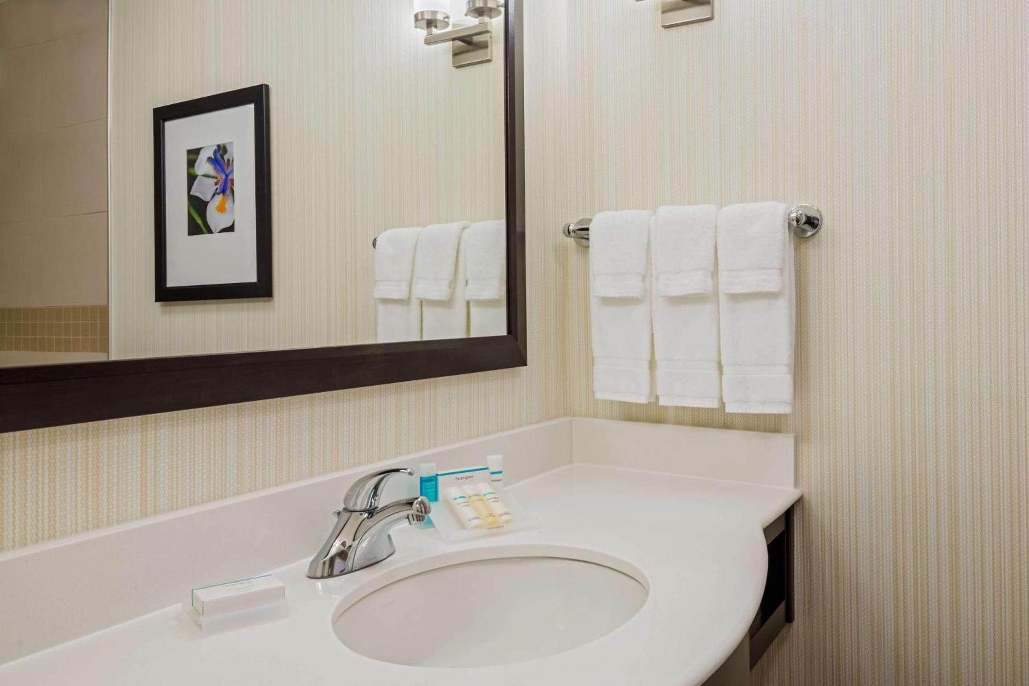 One-Bedroom King Suite,1552308982:JPEG