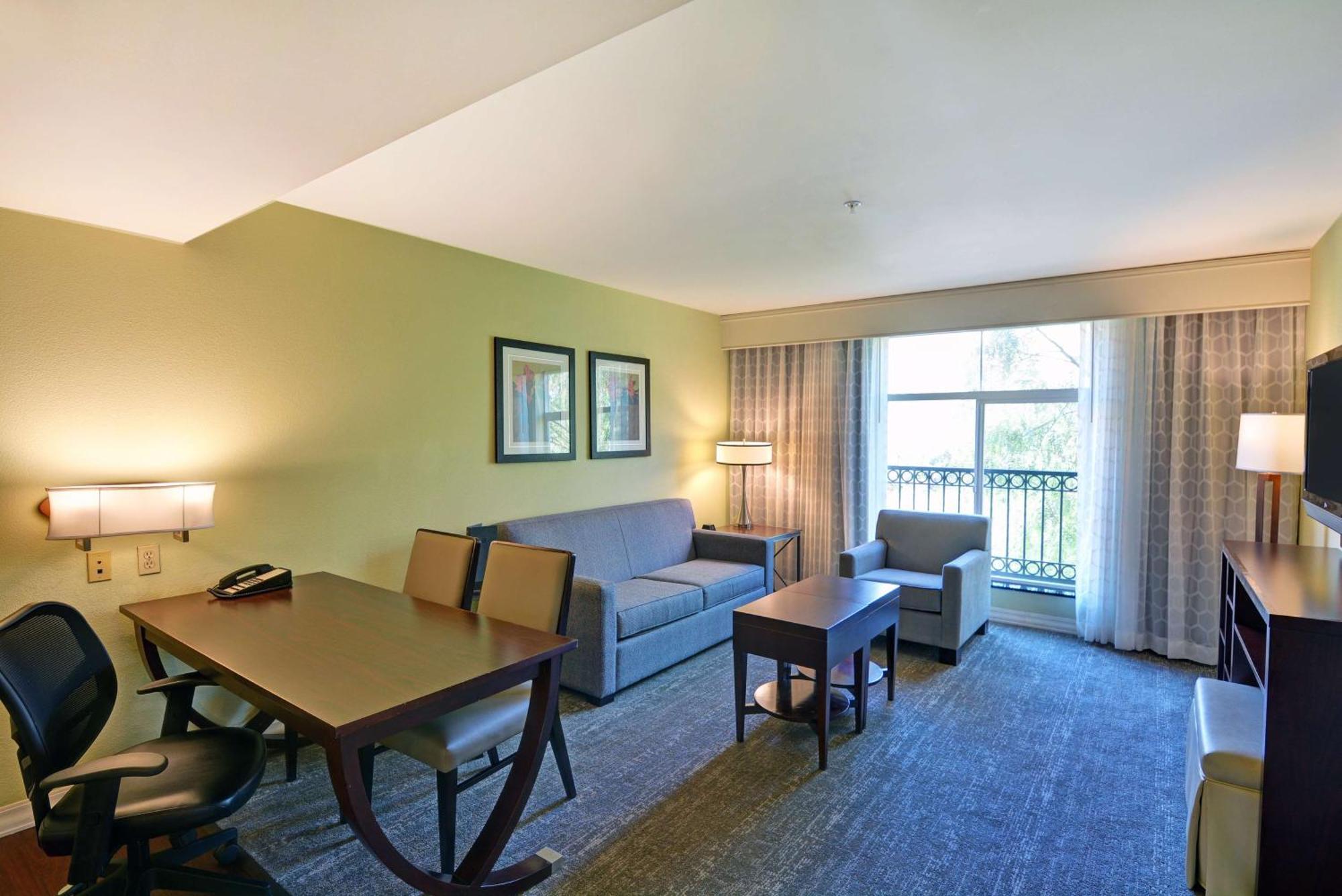 Executive King Suite - Non-Smoking