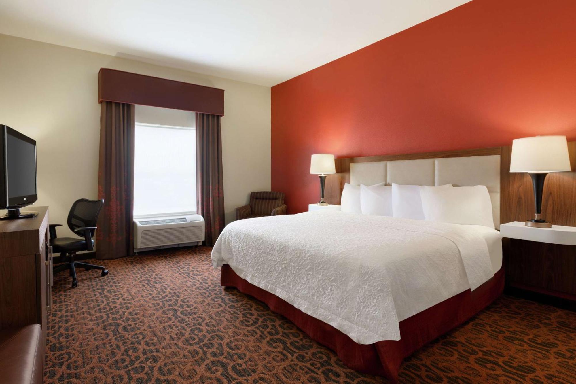 King Room with King Bed - Non-Smoking