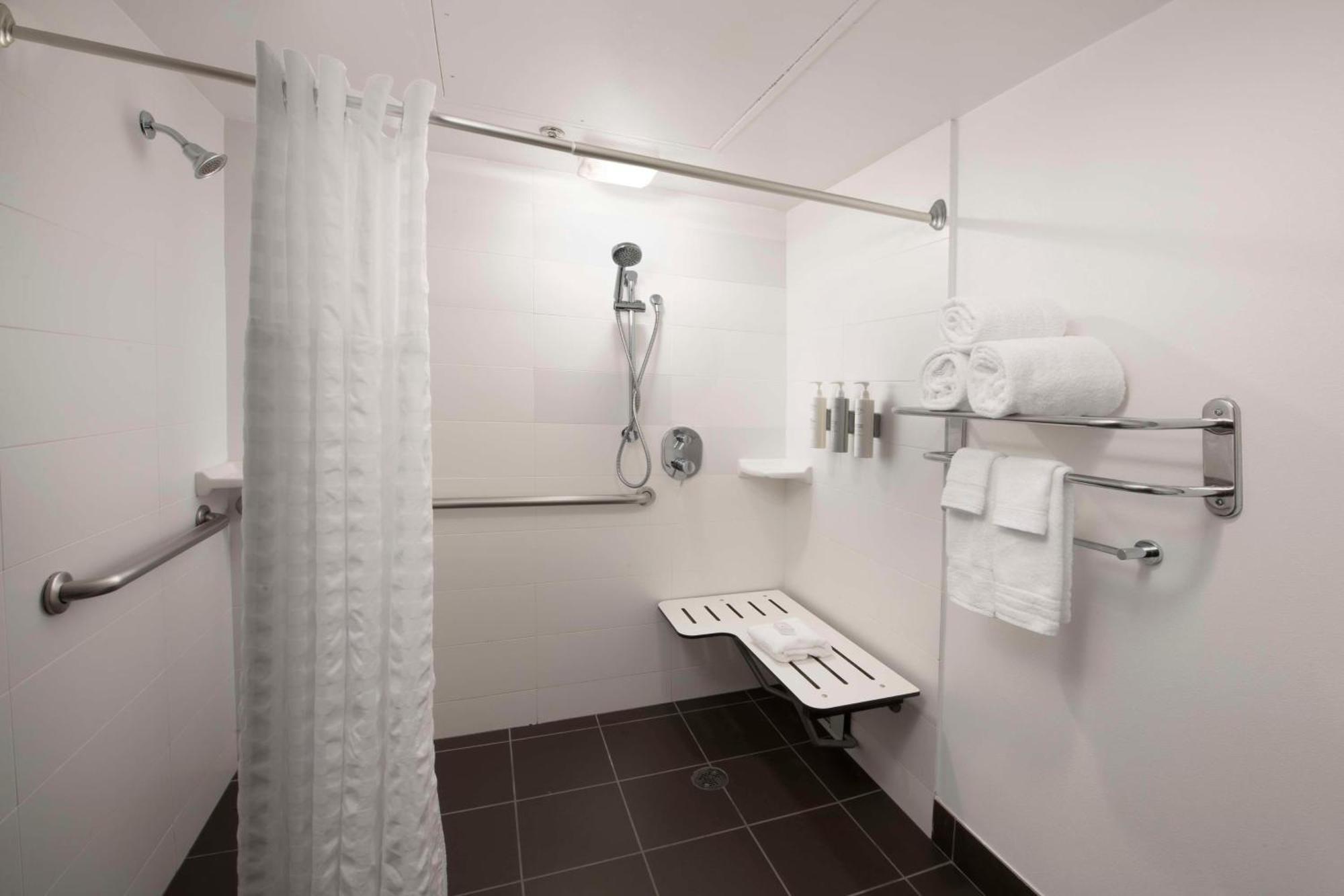King Suite with Roll-In Shower - Mobility Access/Non-Smoking