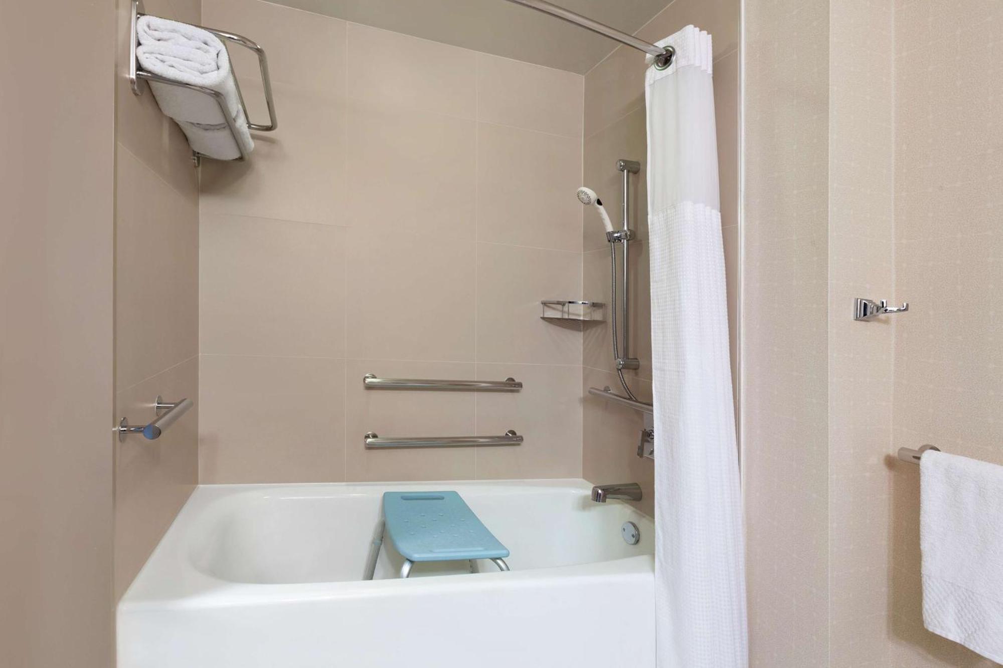 King Room with Mobility Accessible Tub and City View