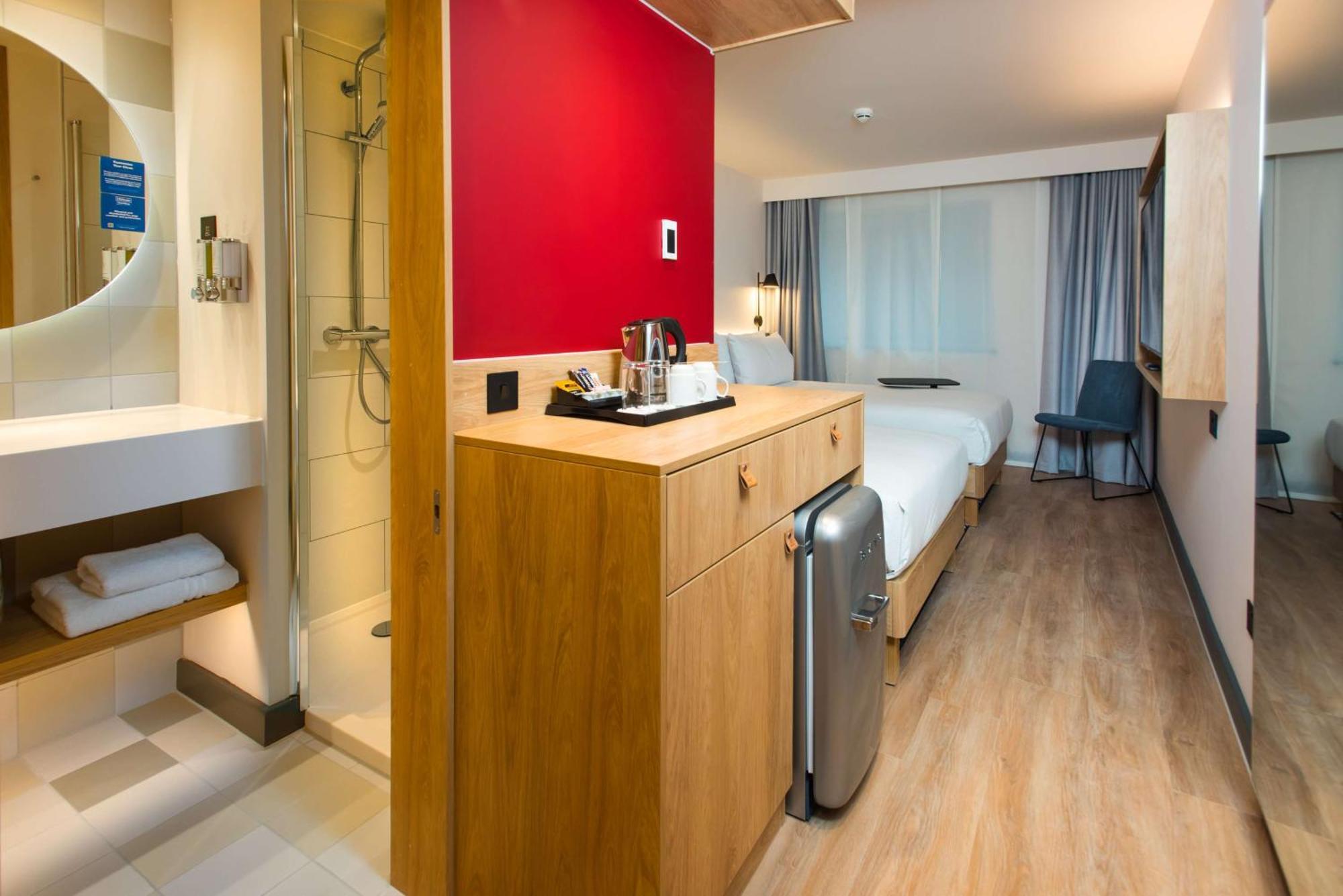 Quarto com 2 Camas de Solteiro