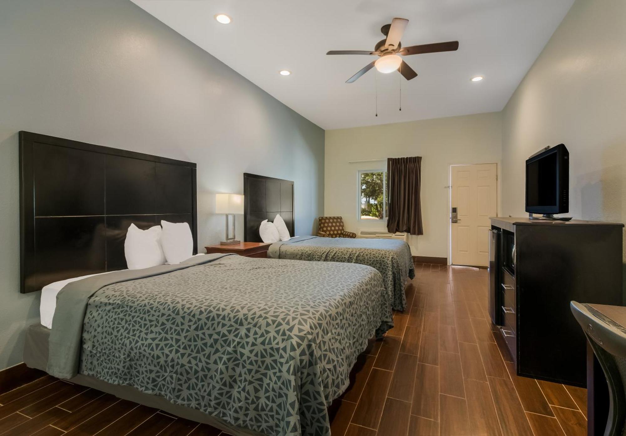 Accessible Queen Room with Two Queen Beds - Non-Smoking