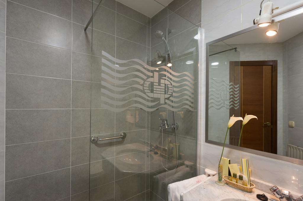 Double or Twin Room with Extra Bed,1191972829:JPEG