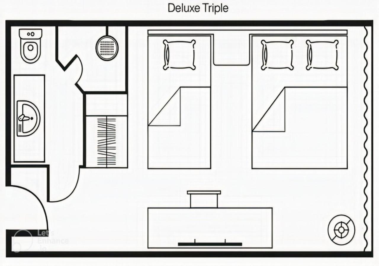 Camera Tripla Deluxe