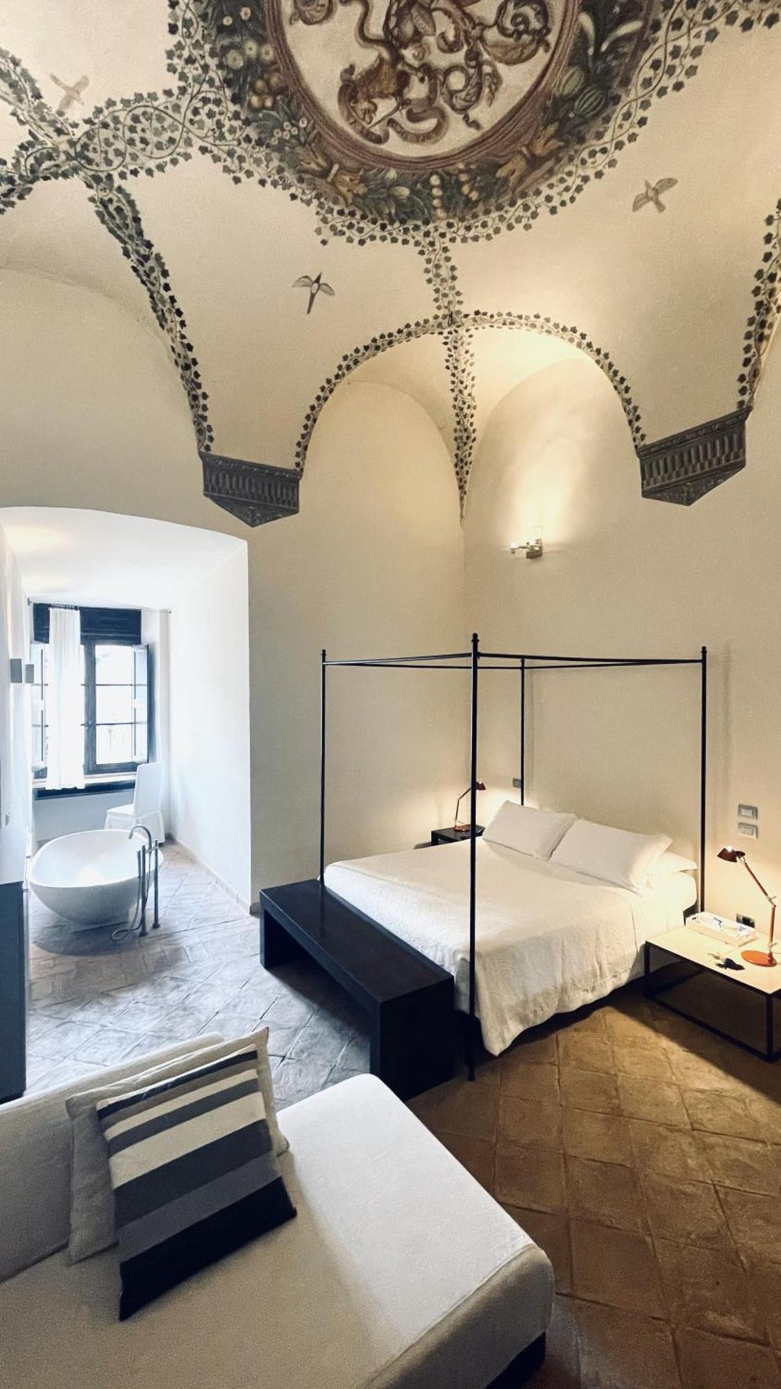 Suite Deluxe Annex,1556484133:JPEG